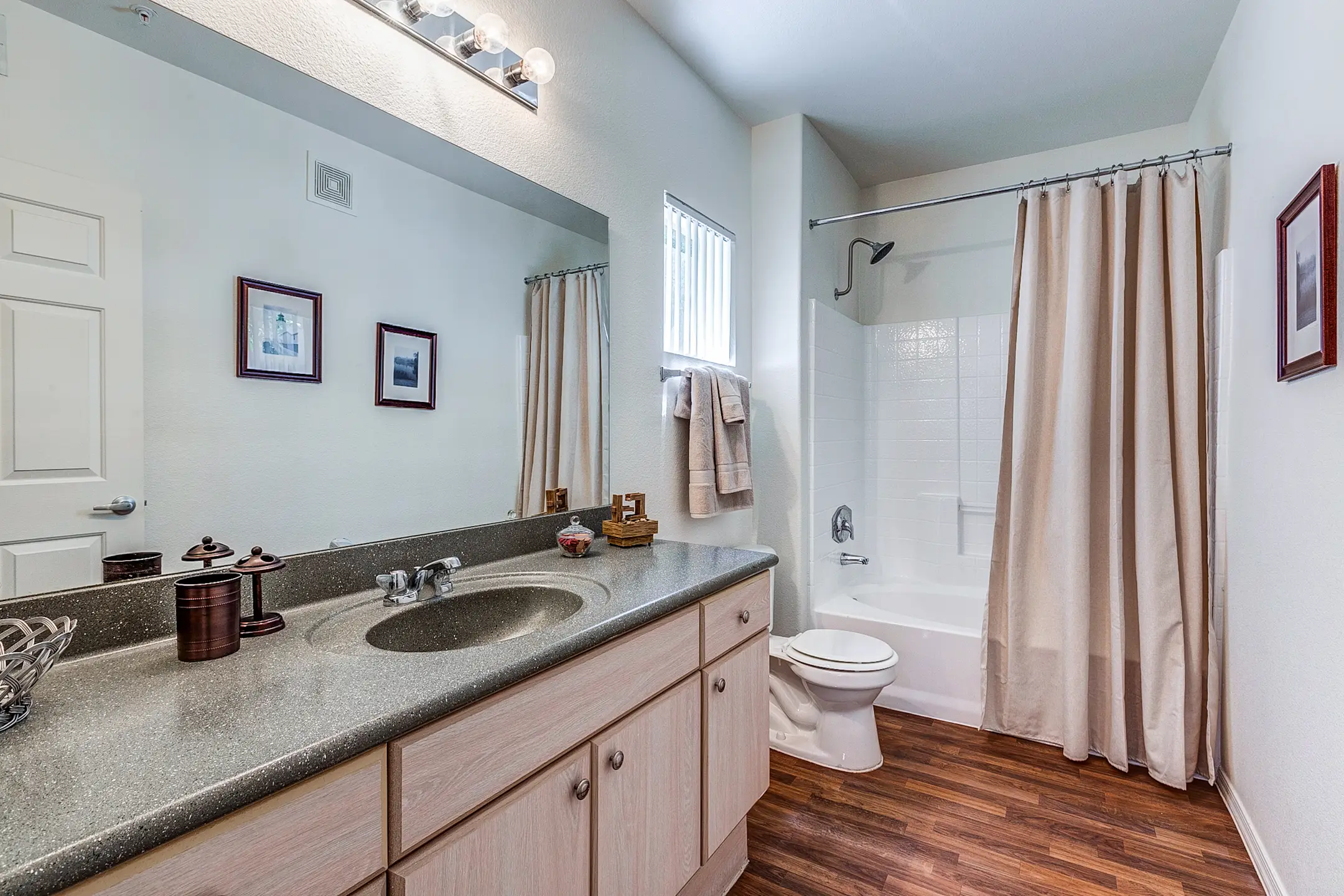 Bathroom - Vintage At Scottsdale - Scottsdale, AZ
