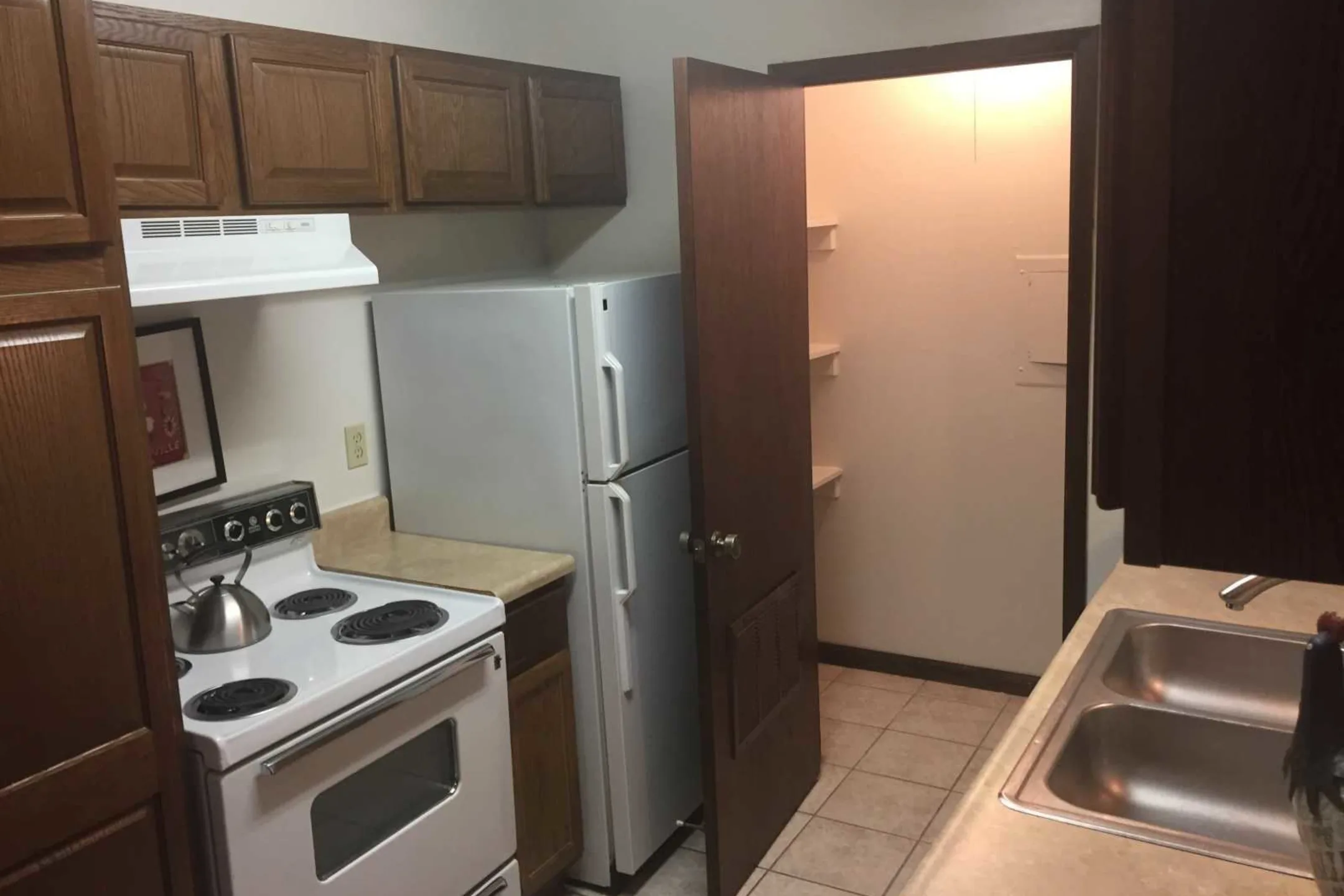 Kitchen - Lincoln Meadows - Wichita, KS