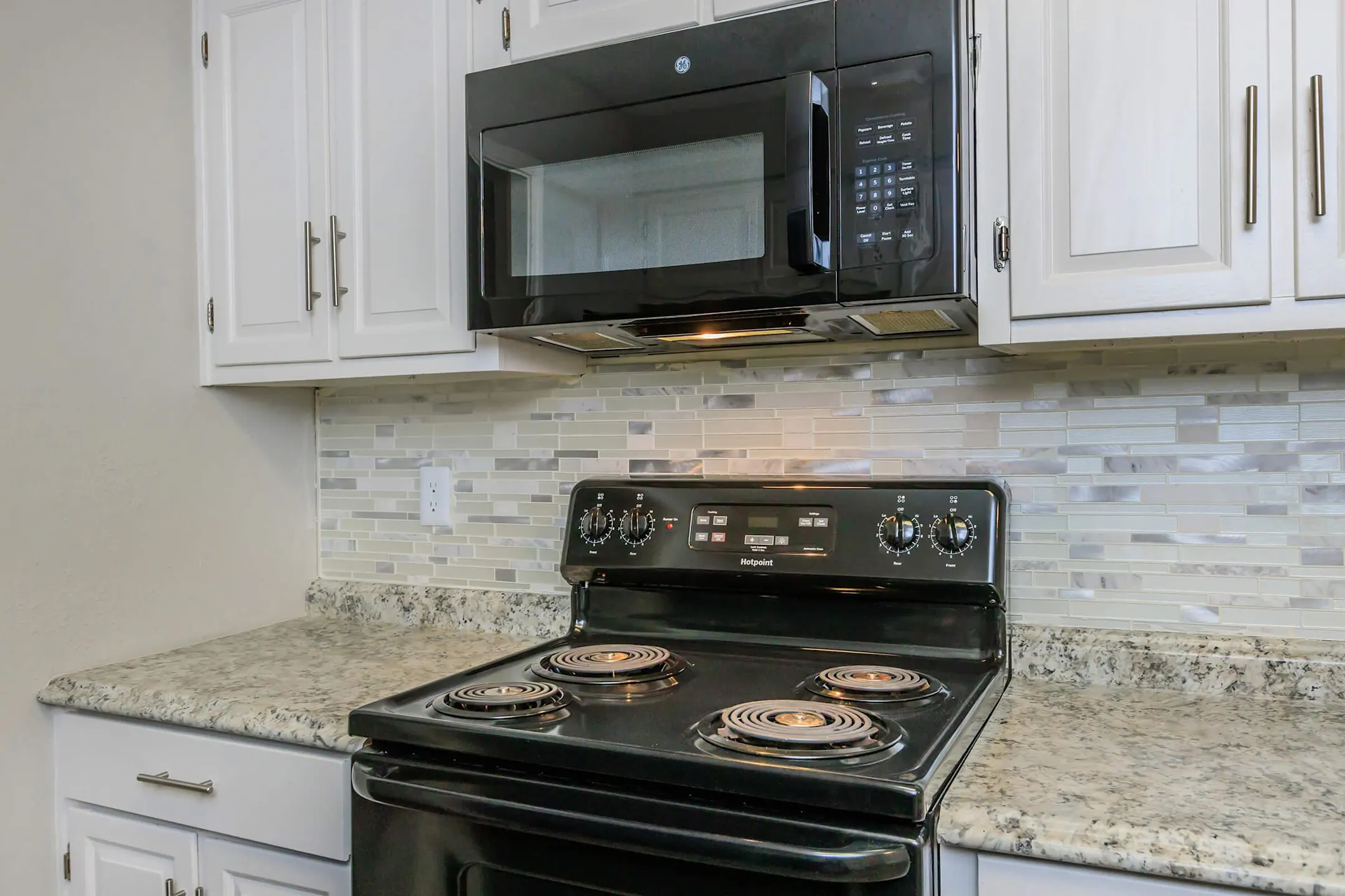Kitchen - Villas de Solana - Atlanta, GA