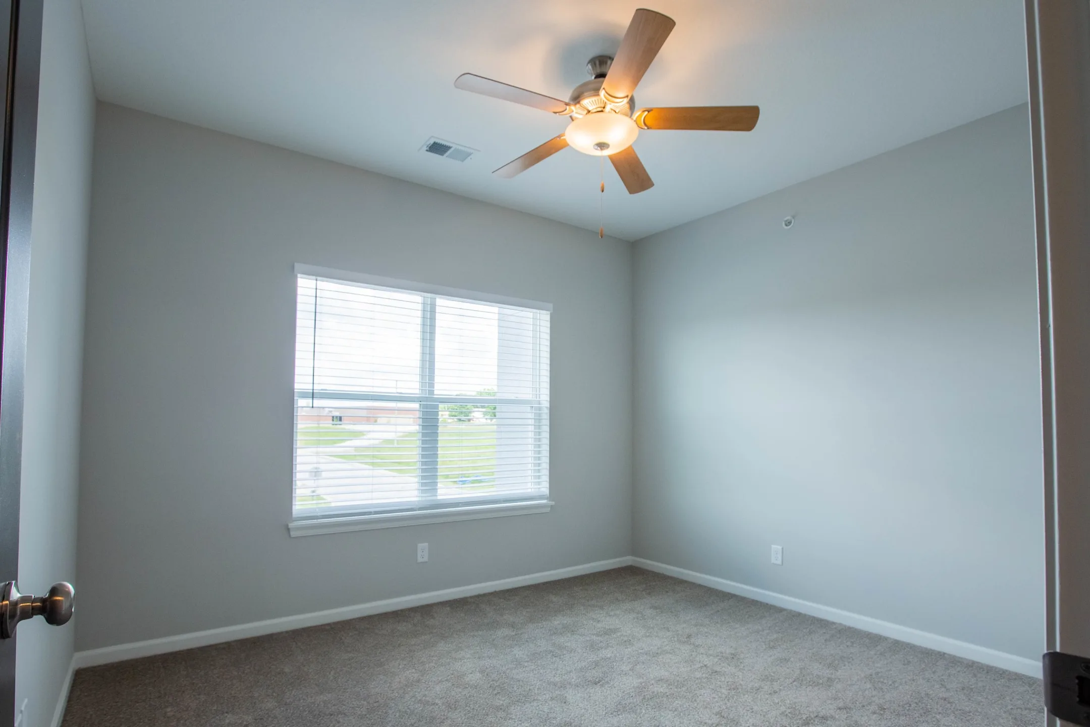 The Lofts at Old Towne 355 Eagles Pkwy 3107 Grain Valley, MO