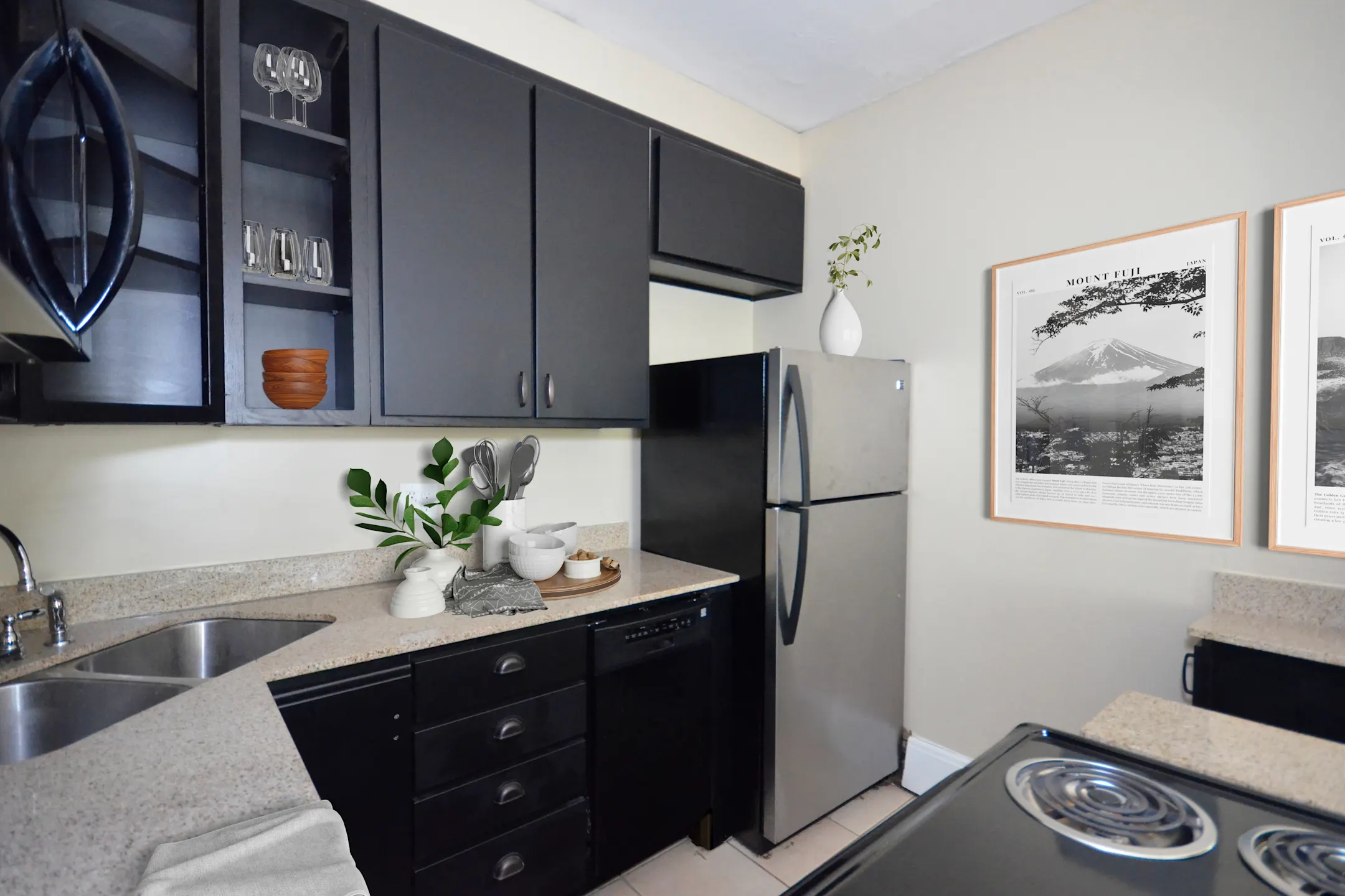 Kitchen - Lindsay 414 Apartments - Chattanooga, TN