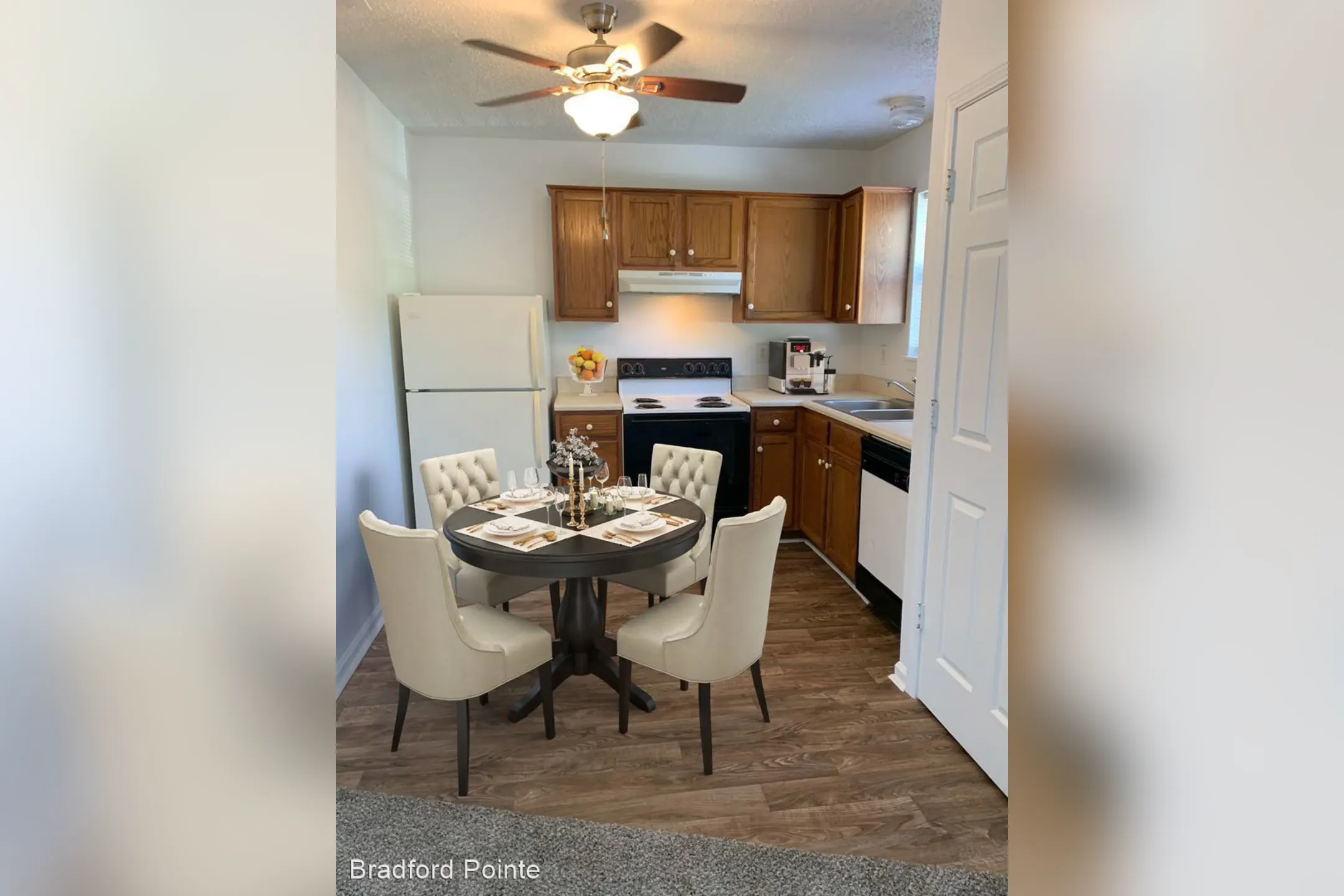 Dining Room - Bradford Pointe Apartments - Evansville, IN