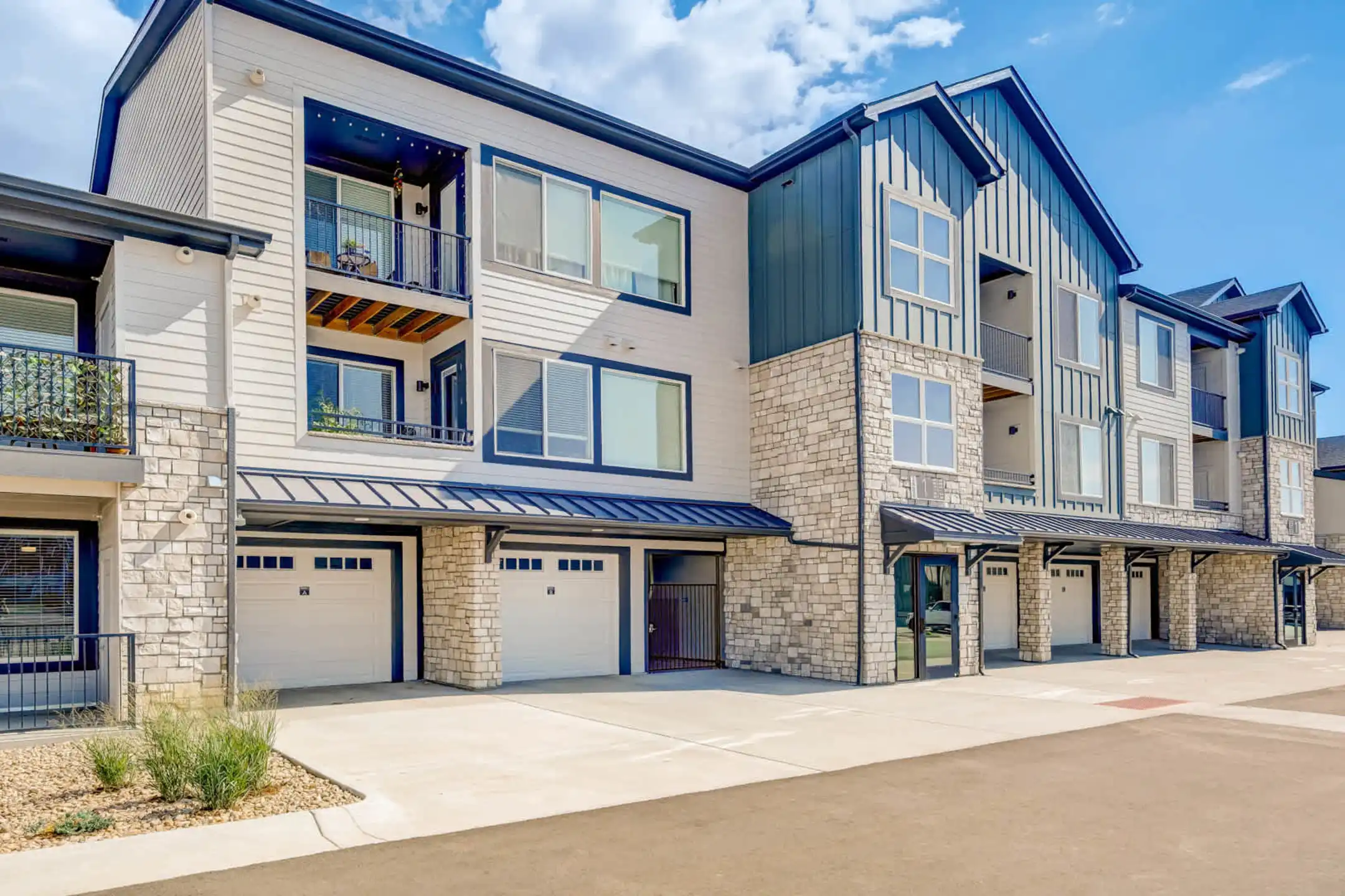 Savanna Nine Mile Apartments Erie, CO 80516
