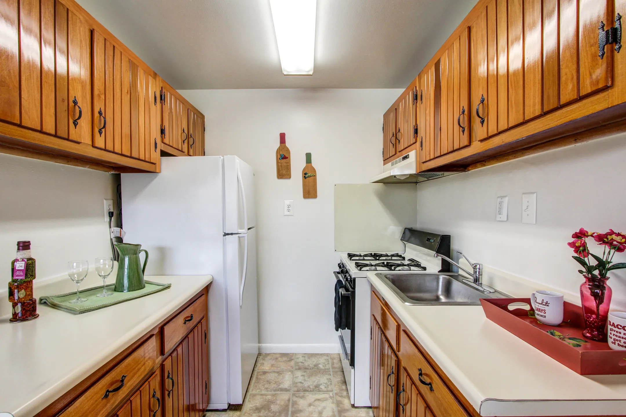 Kitchen - Westgate Apartments And Townhomes - Manassas, VA