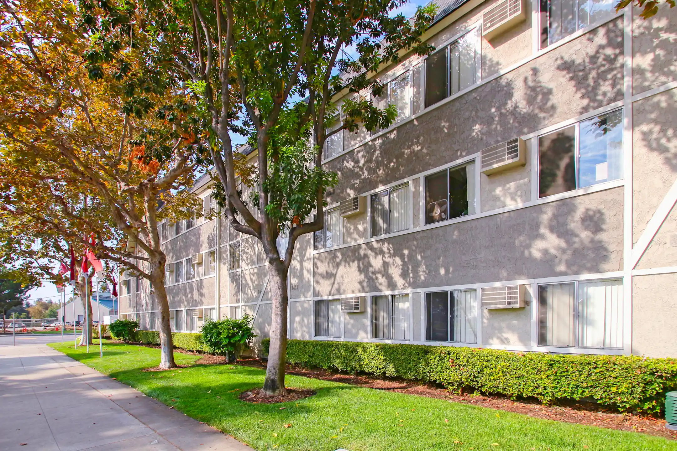 Piccadilly Square Apartments Fullerton, CA 92831