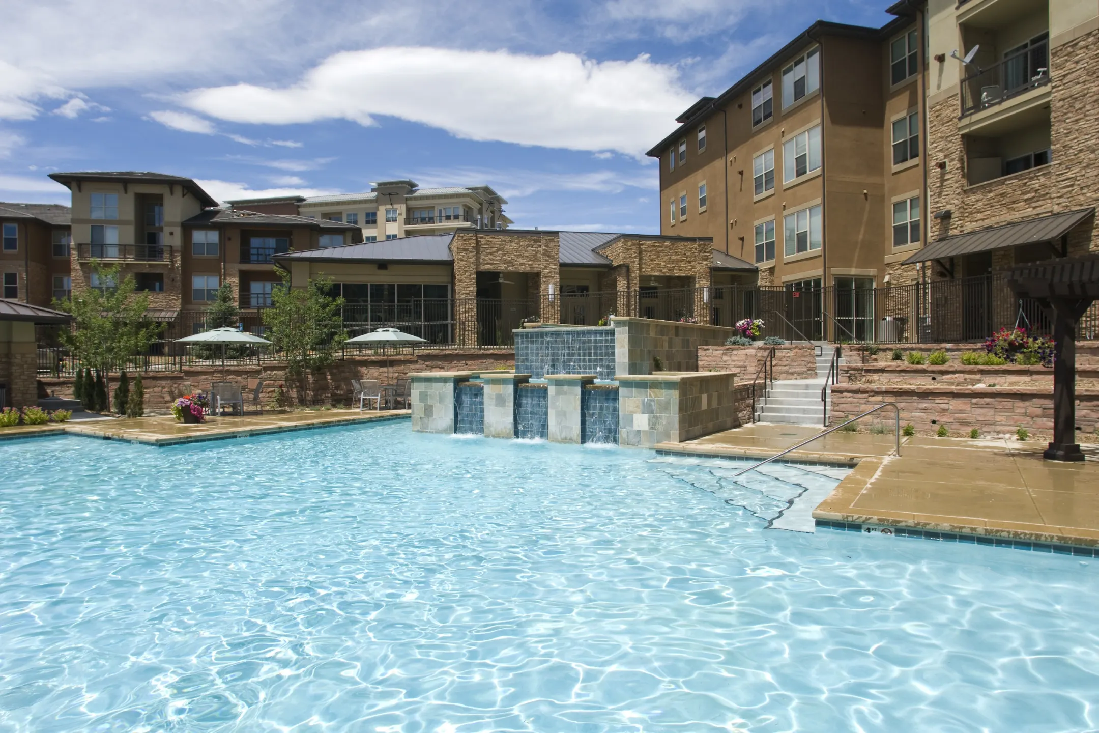 The Flats at Inverness Apartments - Englewood, CO 80112