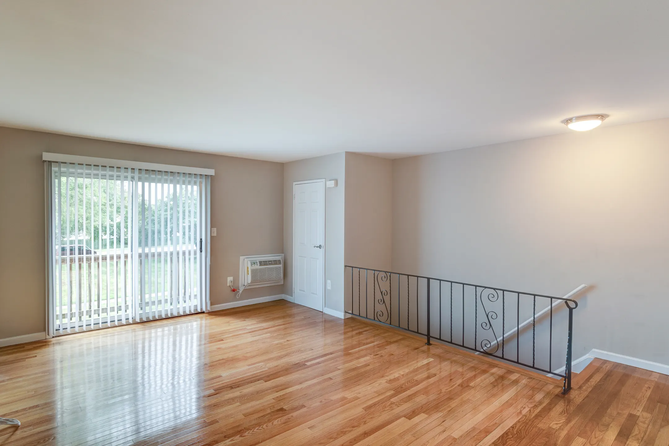 Living Room - Stratford Apartments - Old Bridge, NJ