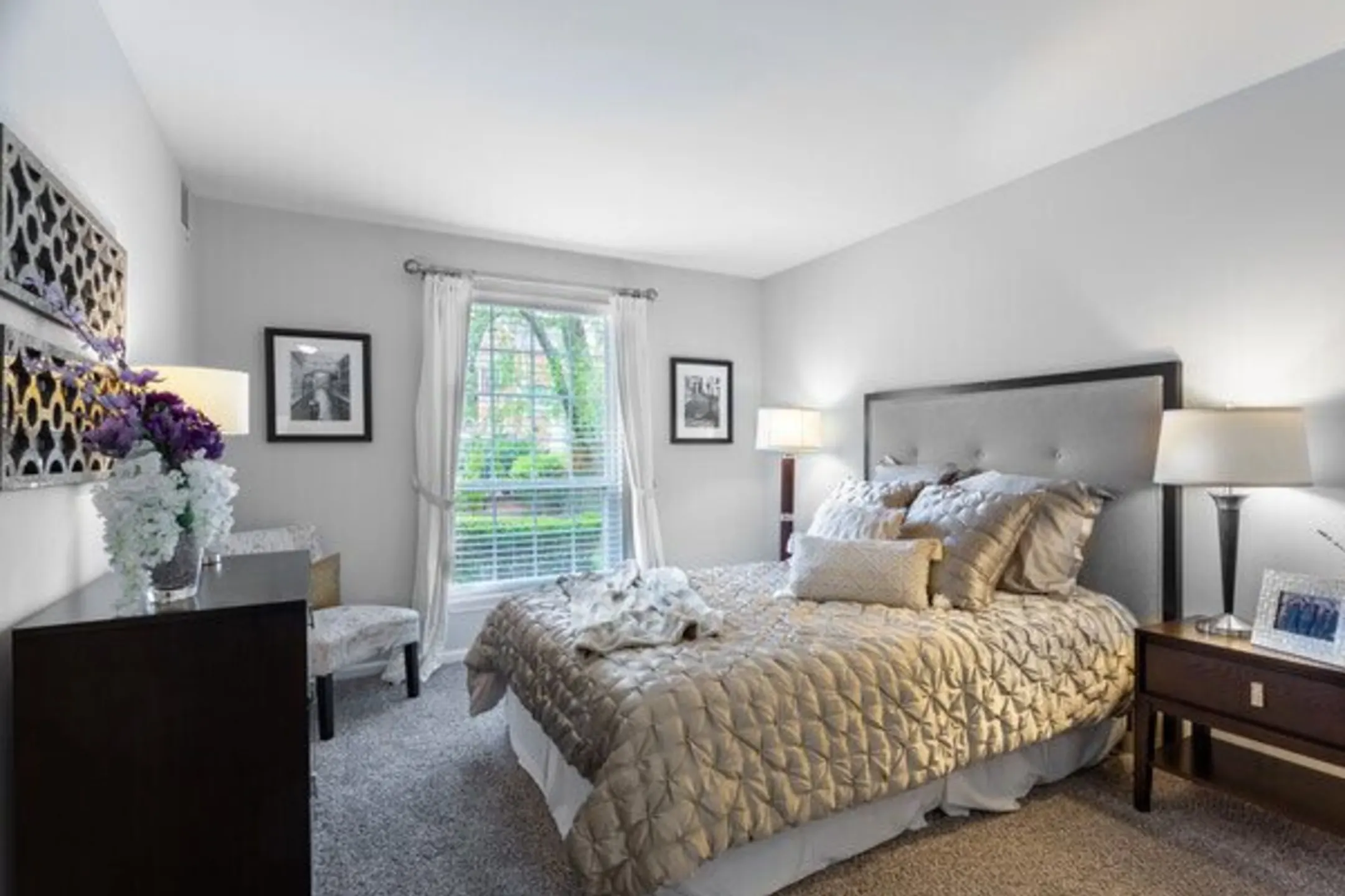 Bedroom - Versailles On the Lakes/Oakbrook Terrace - Oakbrook Terrace, IL