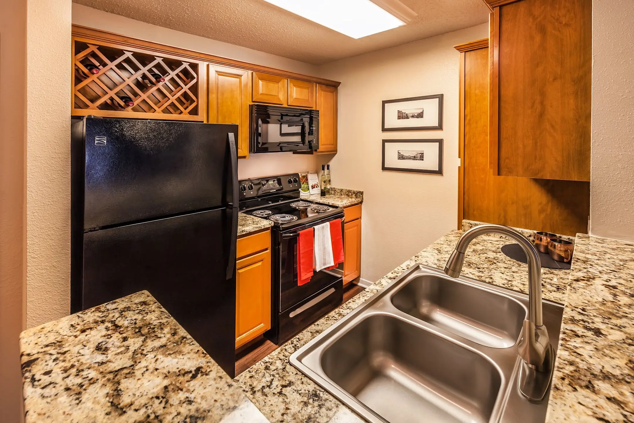 Kitchen - Canal Square Apartments - Indianapolis, IN
