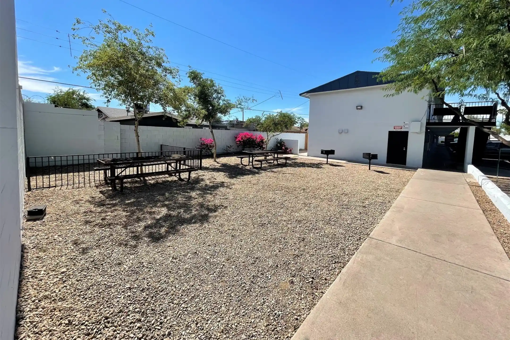 Willetta Apartments - Phoenix, AZ