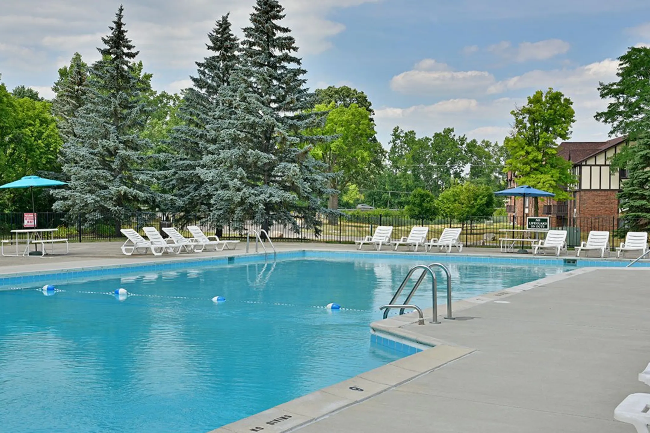 Pool - Charter Oaks Apartments - Davison, MI