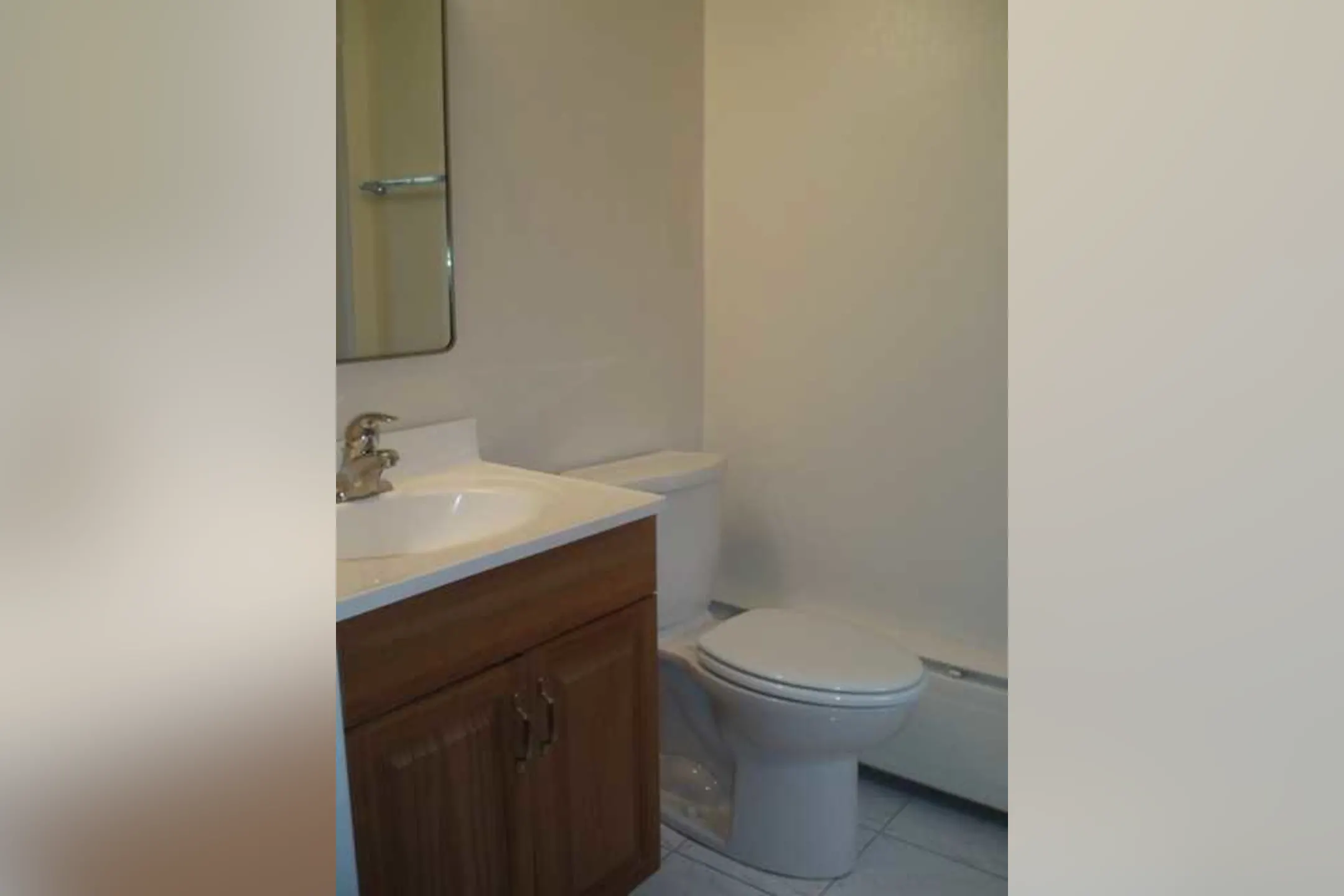 Bathroom - Georgian Court Apartments - Barrington, IL