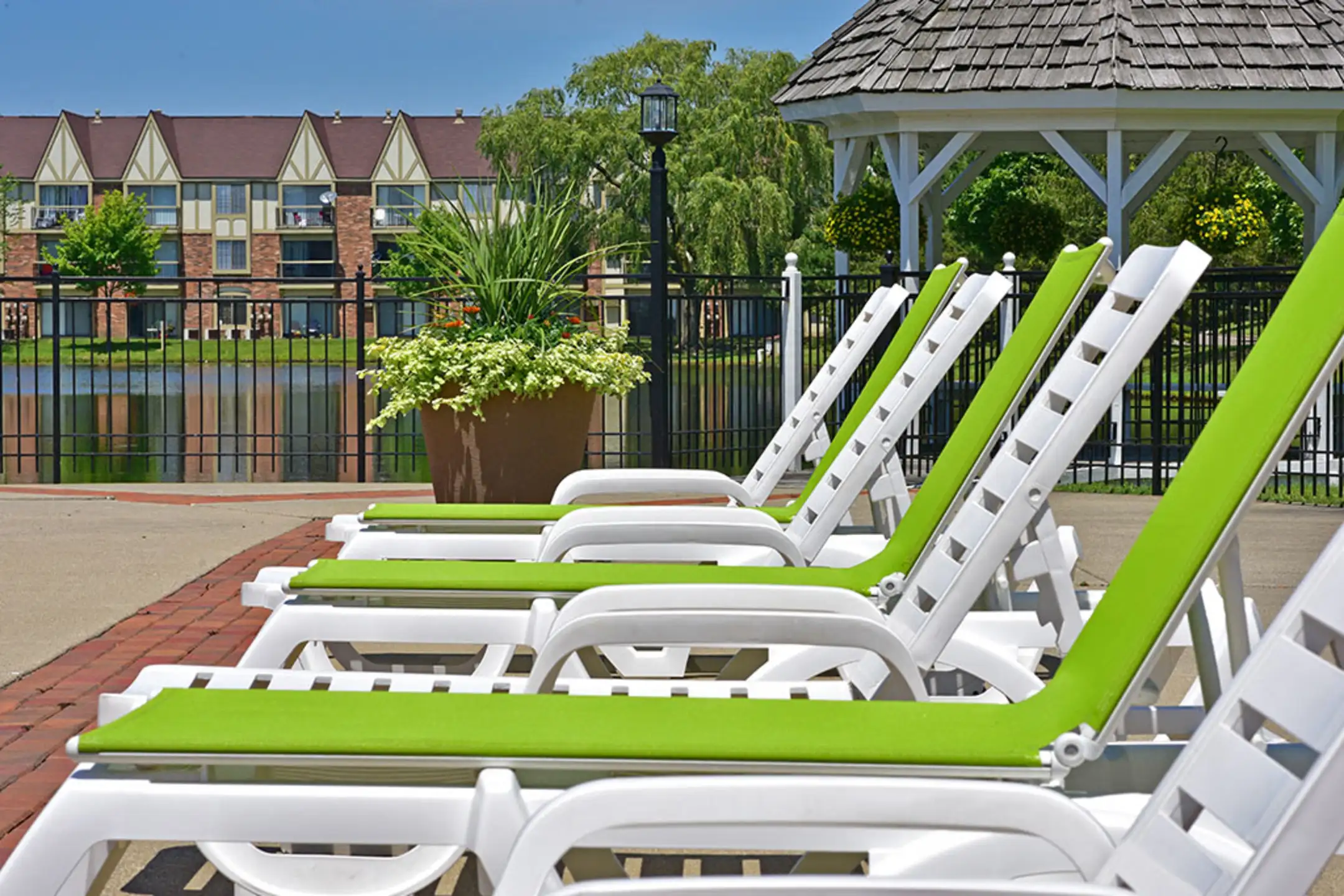 Stone Ridge Apartments Wixom, MI 48393