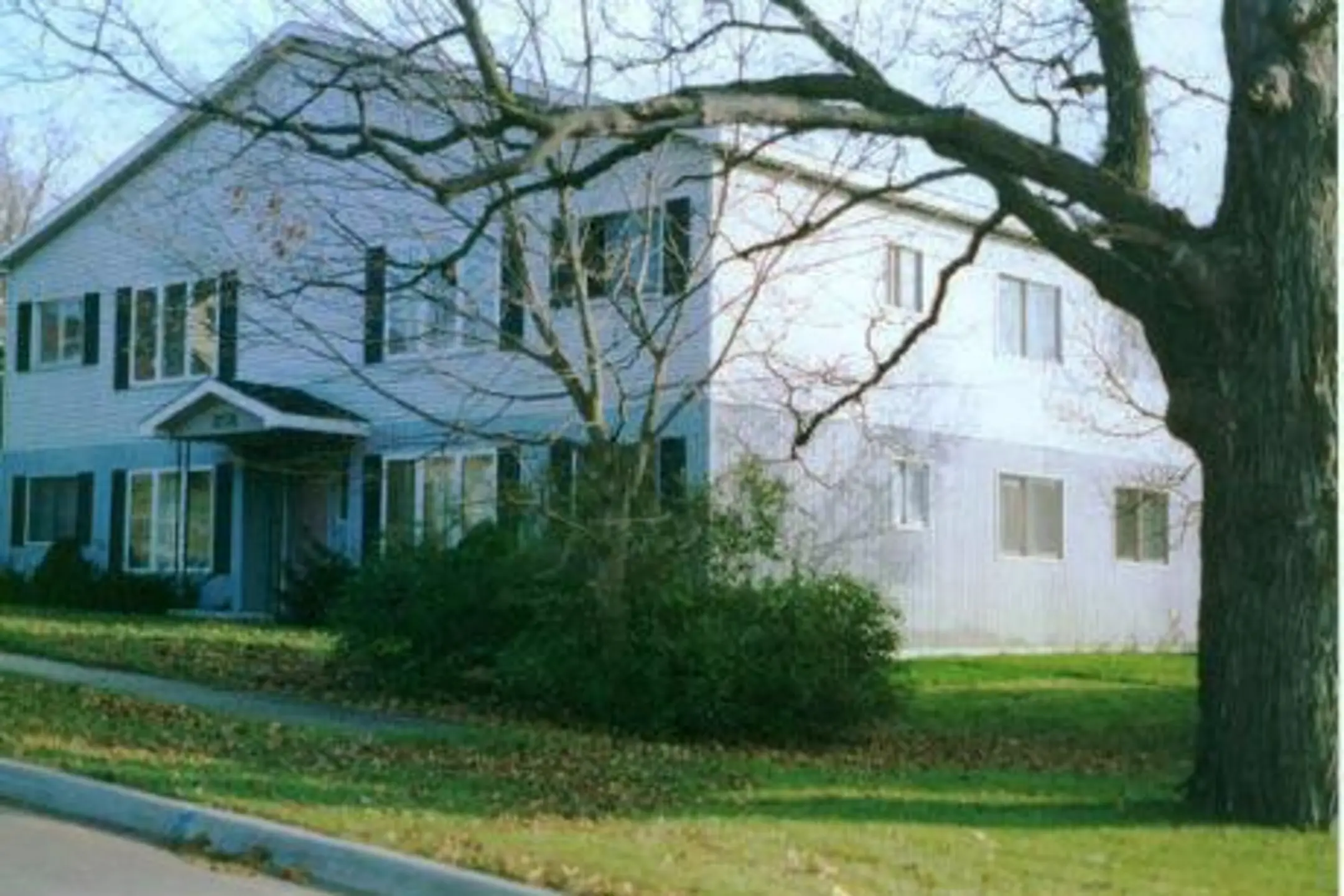 East Sheridan Apartments 208 & 209 East Sheridan Petoskey, MI