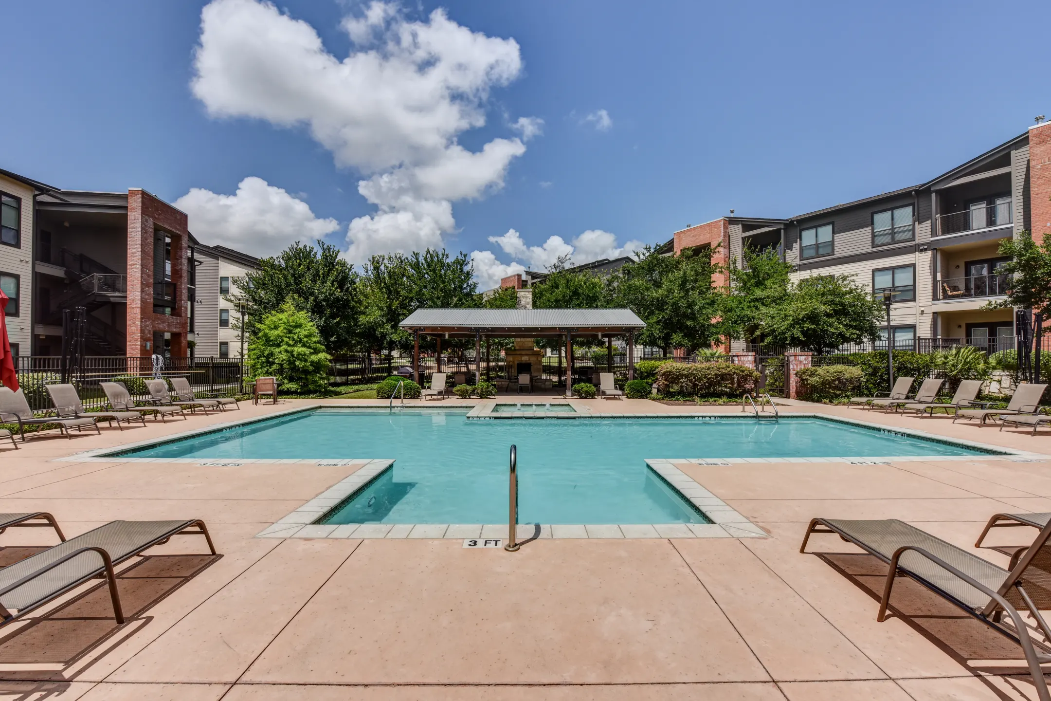 Pool - Retreat at North Bluff - Austin, TX