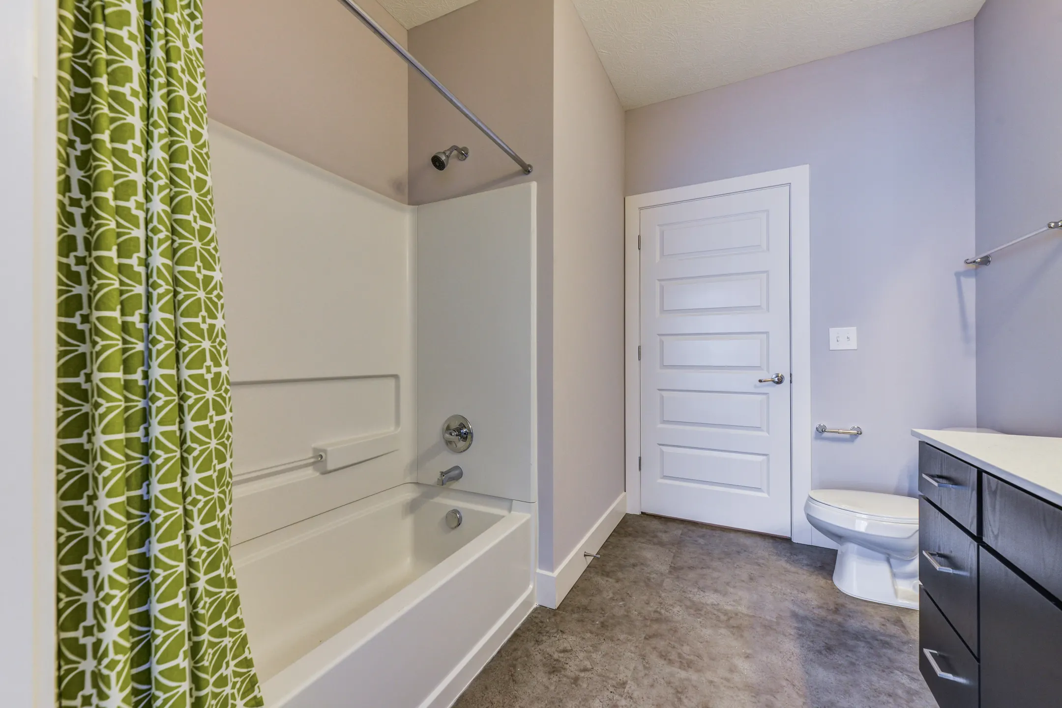 Bathroom - Avery Pointe - Hilliard, OH
