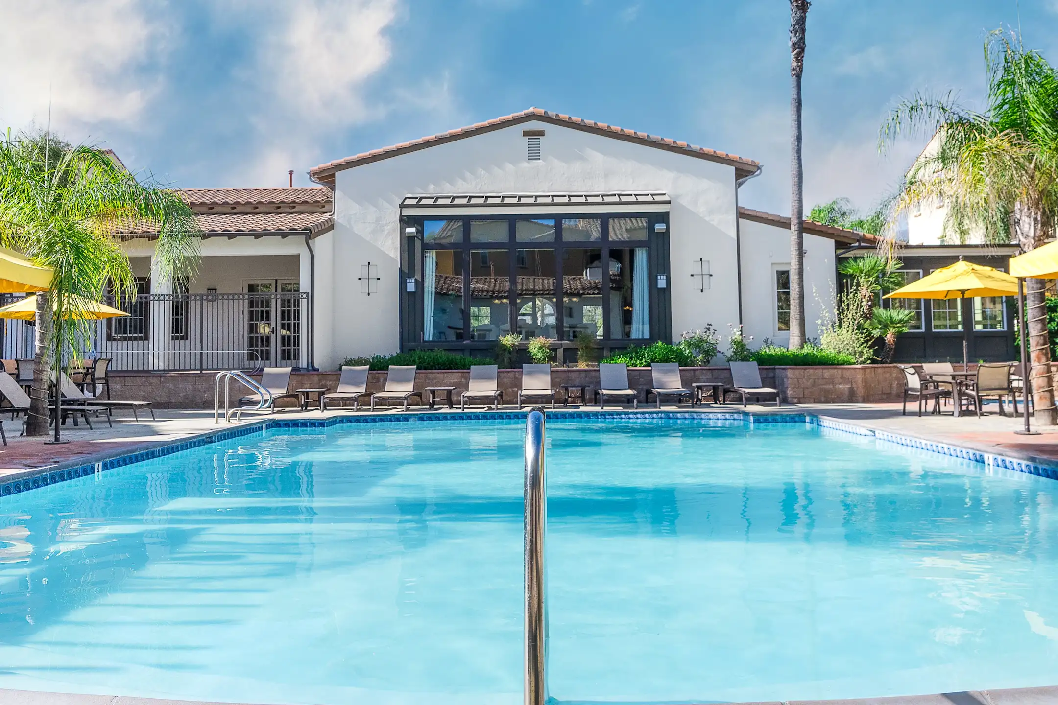 Pool - College Park Apartment Homes - Upland, CA