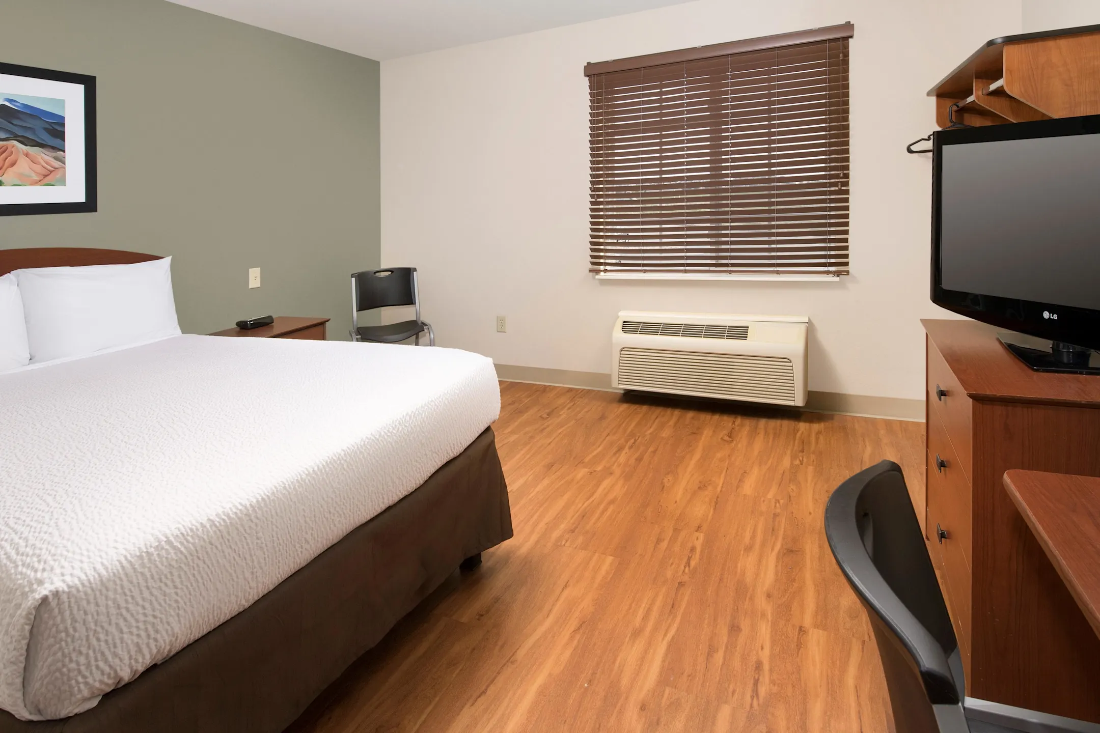 Furnished Studio Omaha Southwest 6855 S 118th St Omaha, NE