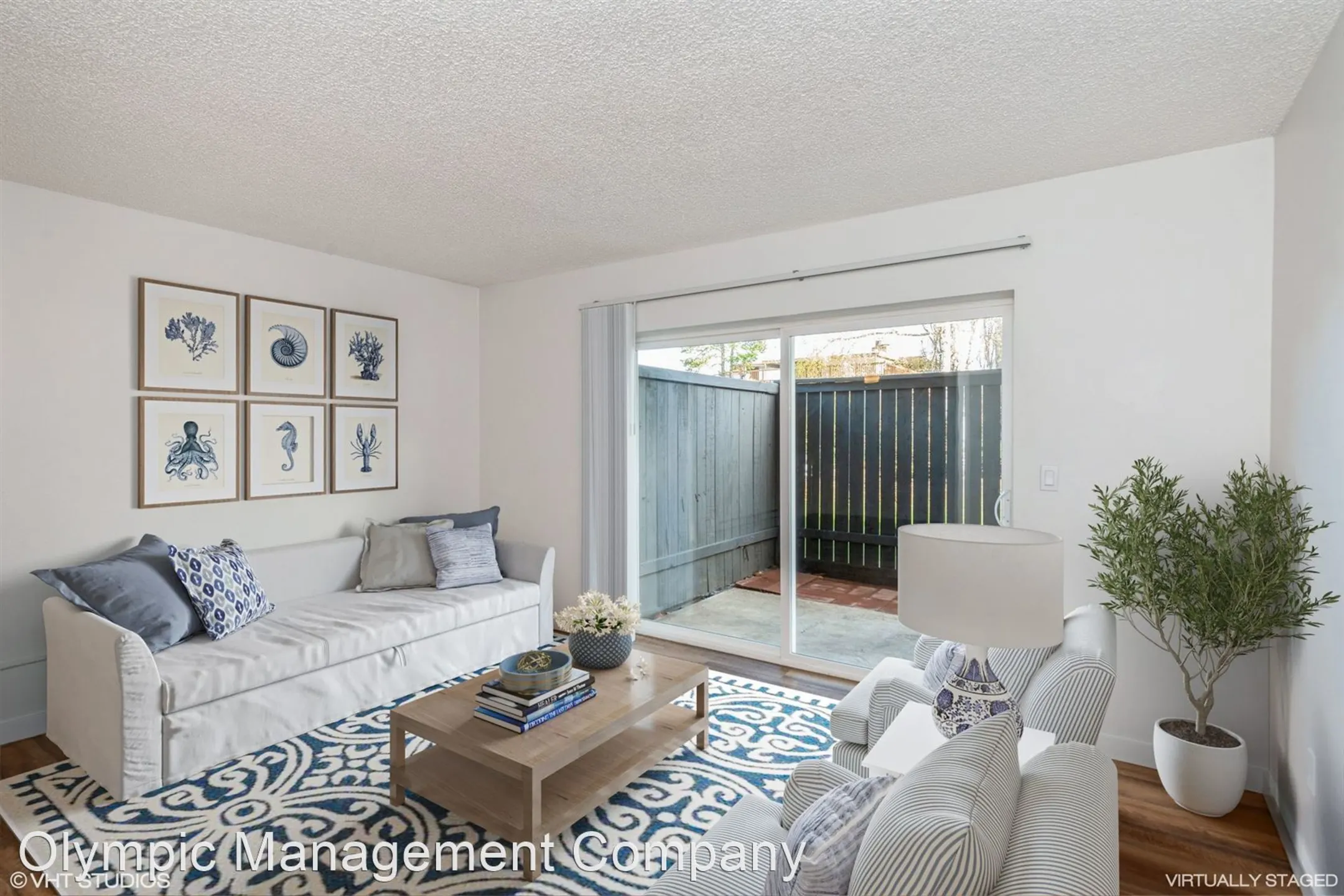 Living Room - Oak Terrace - Lakewood, WA