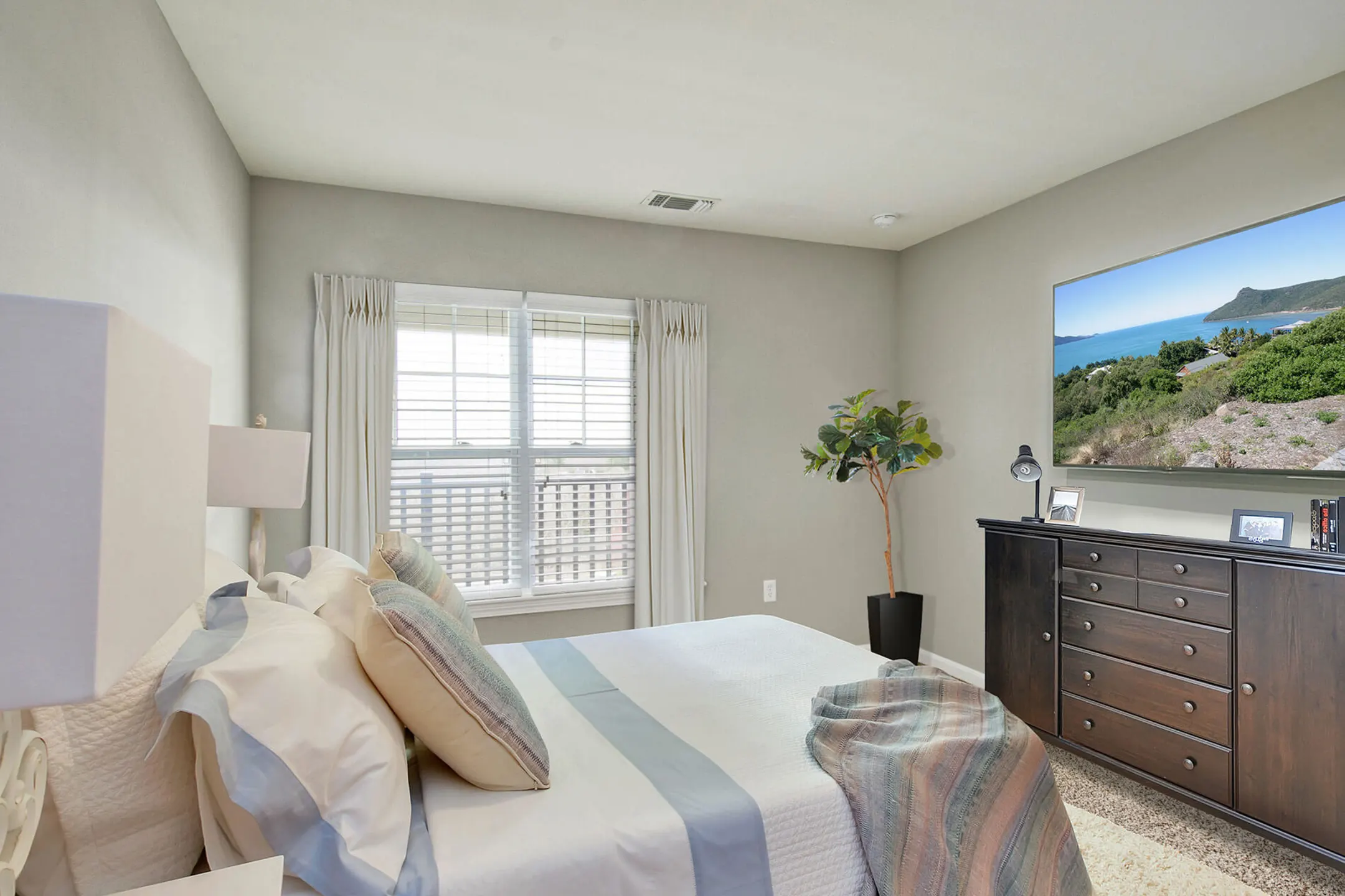 Bradlee Danvers Apartment Homes 1101 Kirkbride Dr Danvers, MA