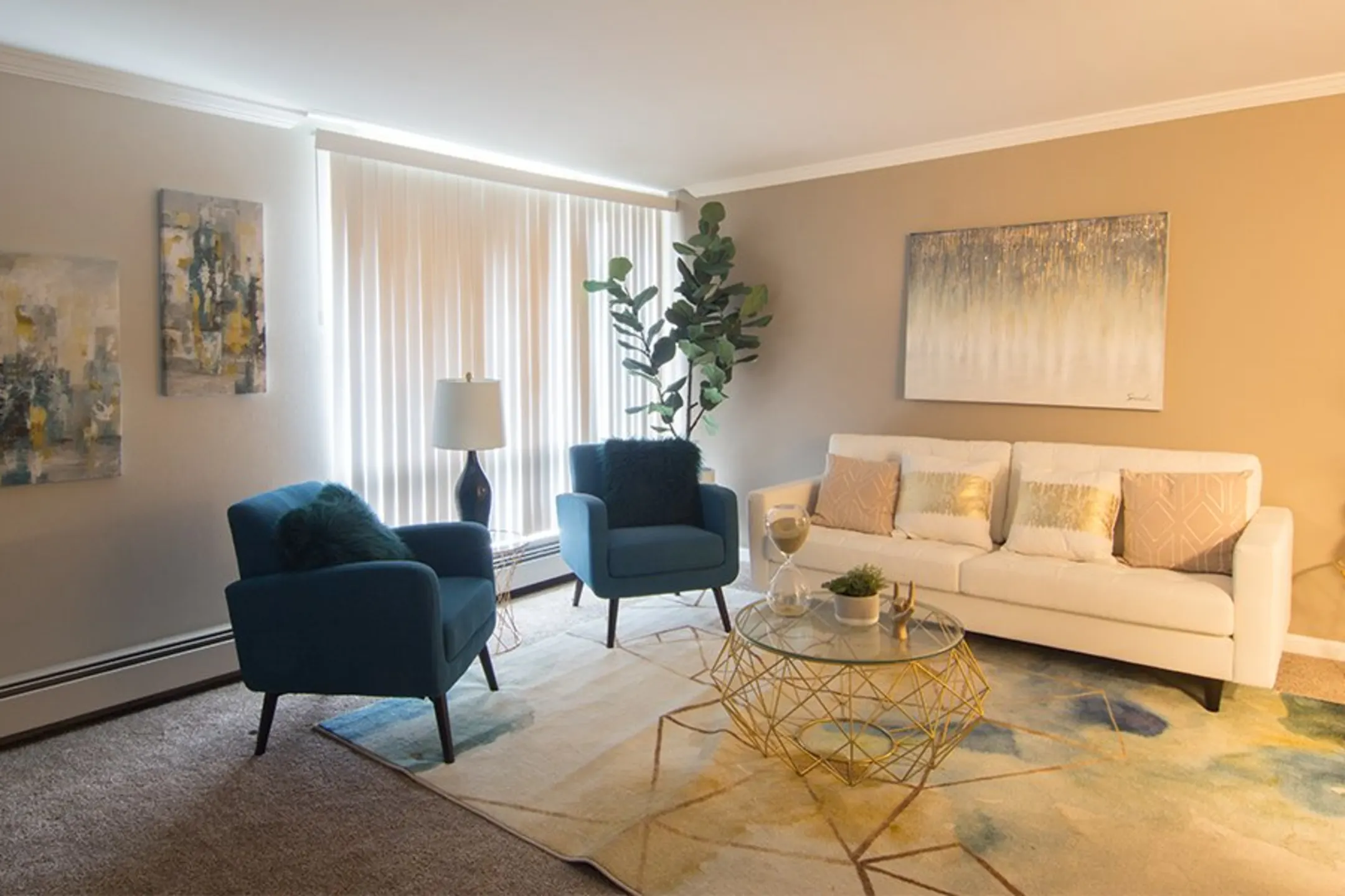 Living Room - Windsor Lakes - Woodridge, IL