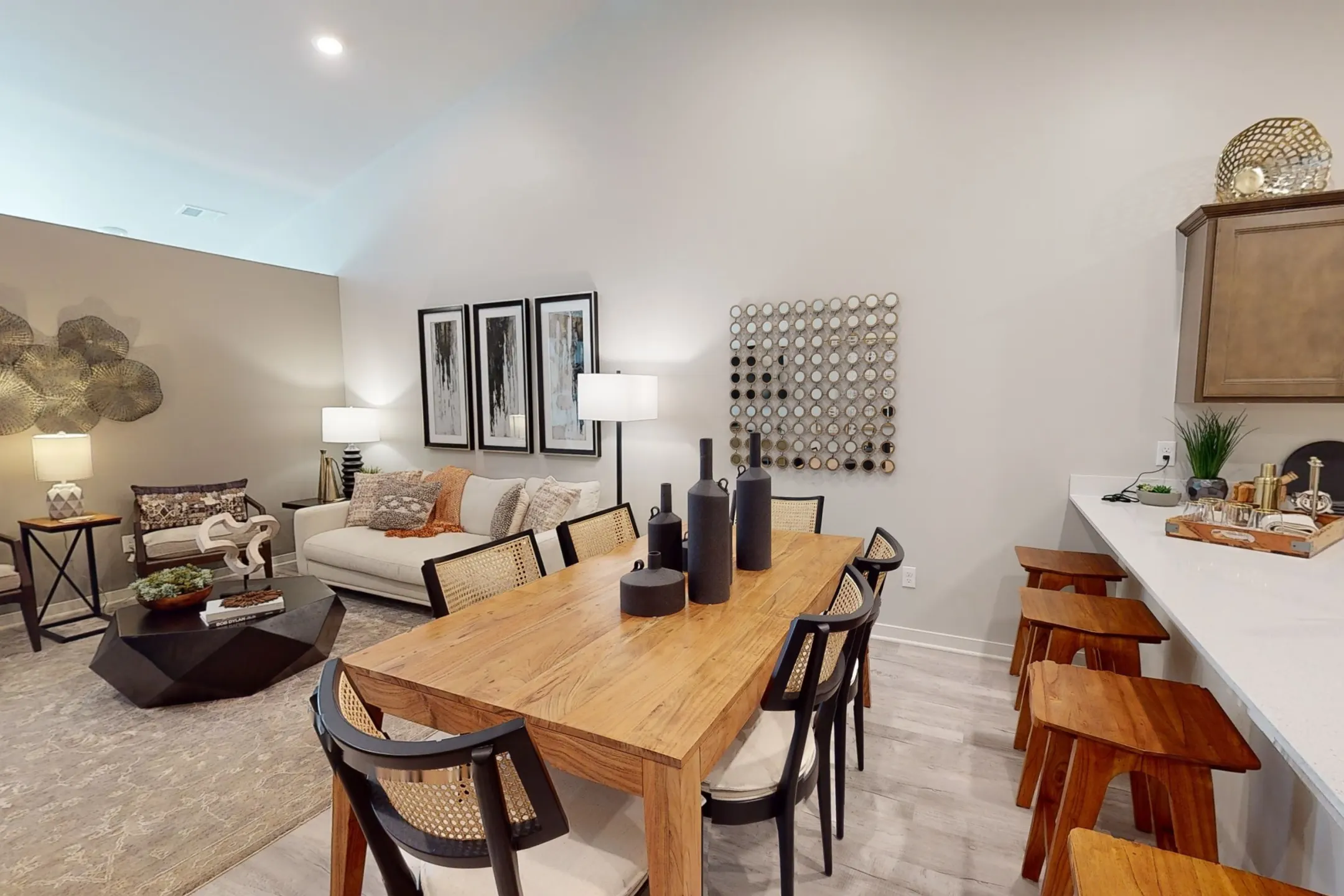 Dining Room - Insignia Apartments - Clarkston, MI