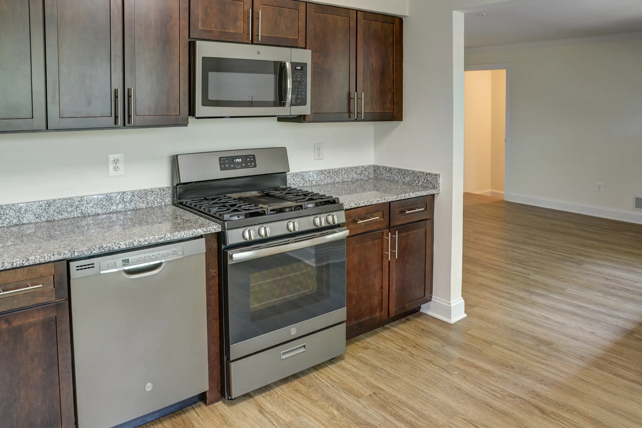 Pike Run Communities Apartments Belle Mead, NJ 08502