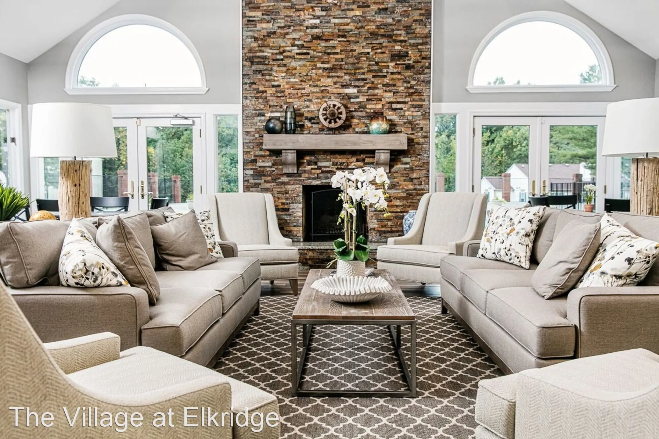 Living Room - The Village at Elkridge - Elkridge, MD