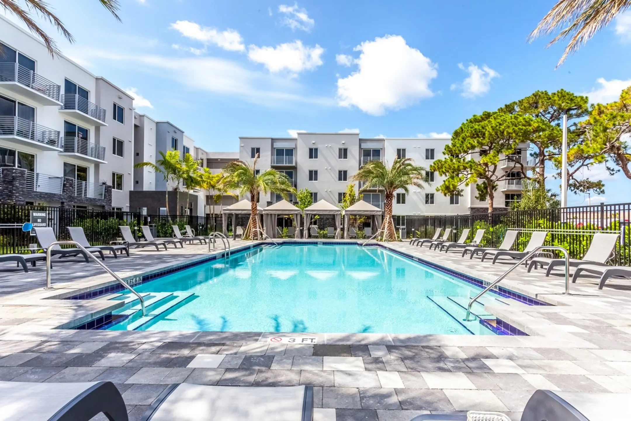Pool - Metropolitan - Wilton Manors, FL