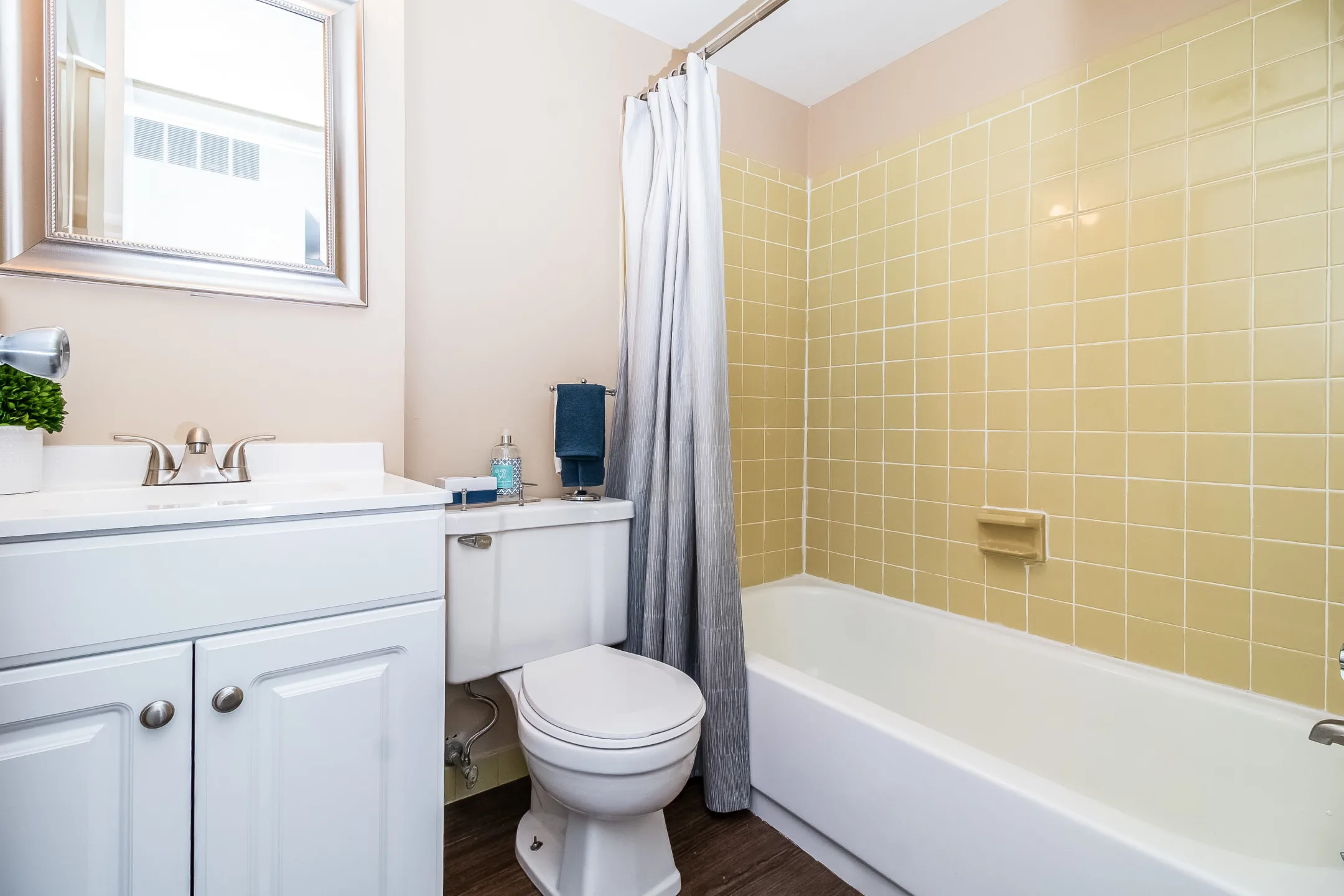 Bathroom - Berkshire Hills - Reading, PA