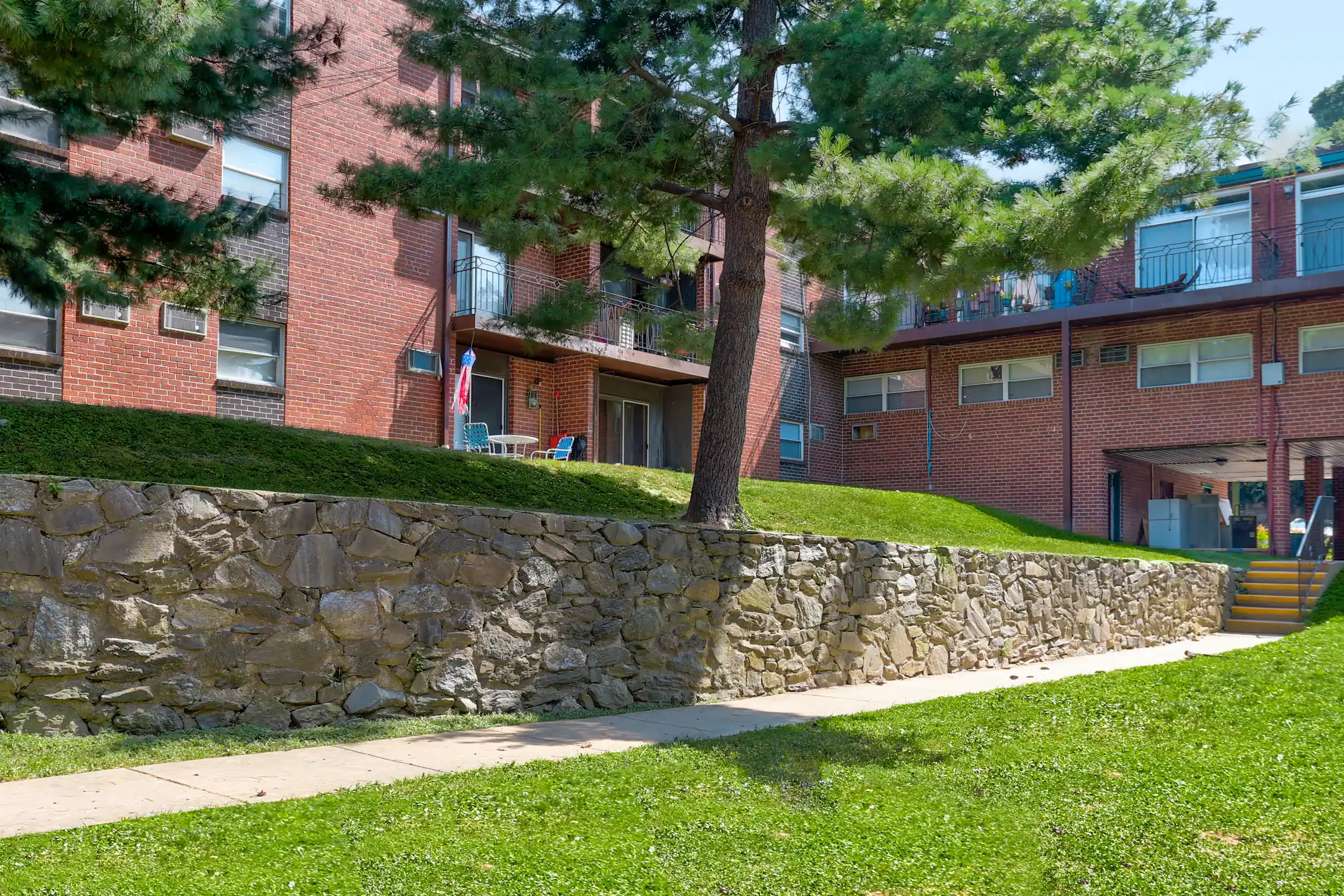 The Crossings at Elmwood Apartments Woodlyn, PA 19094