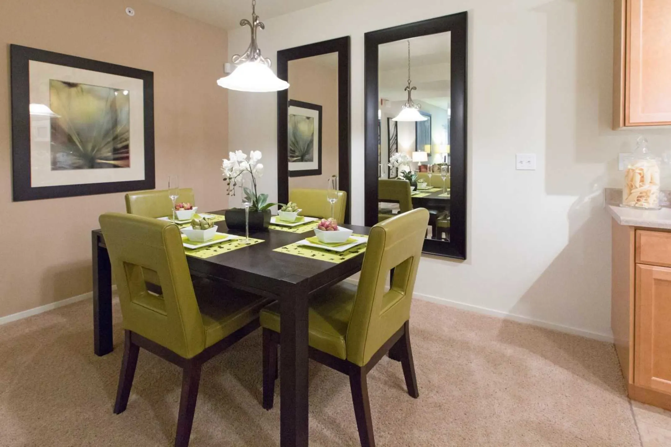 Dining Room - Palmilla Luxury Apartment Homes - Fresno, CA