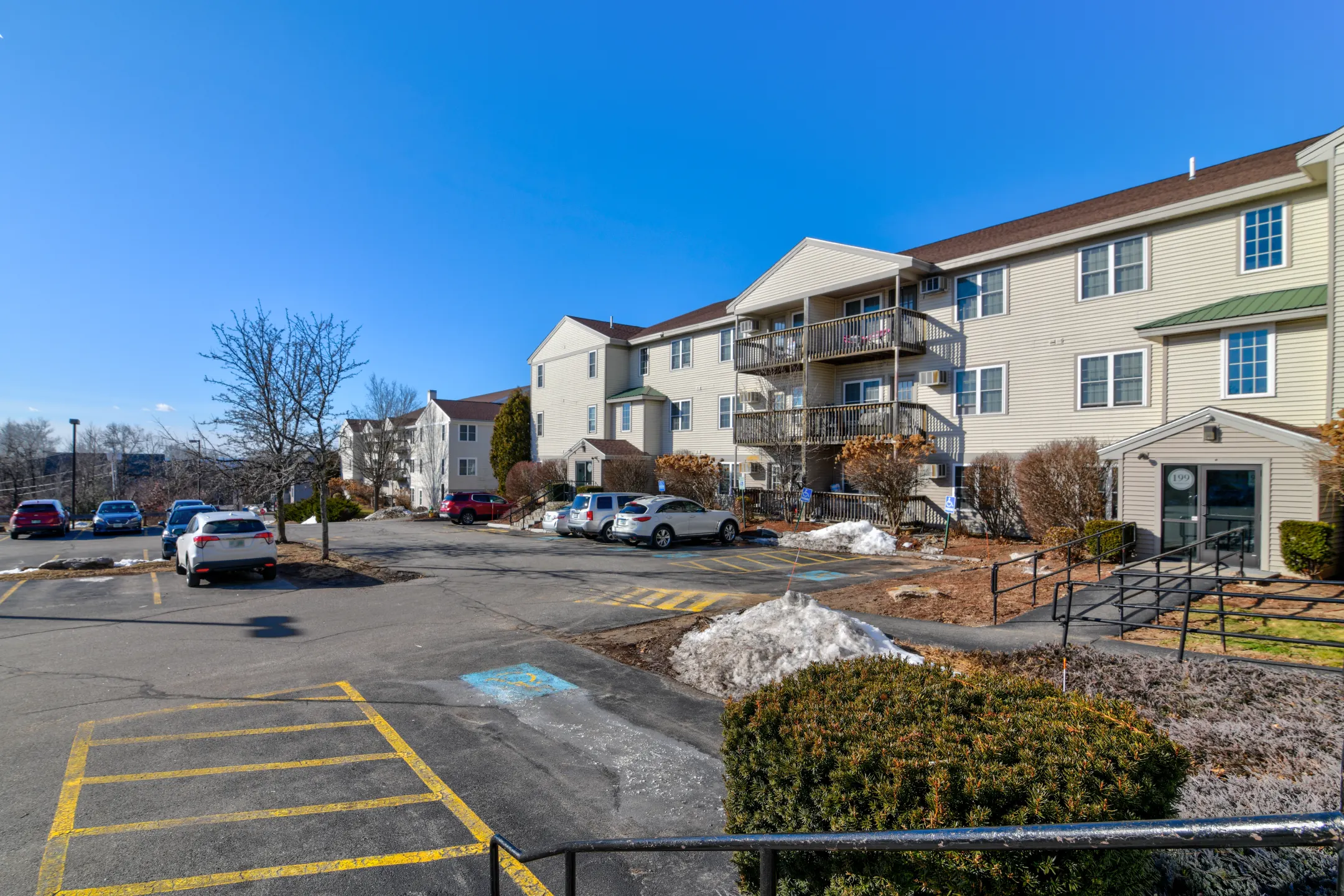 The Residences at Summit Pointe Apartments Manchester, NH 03104