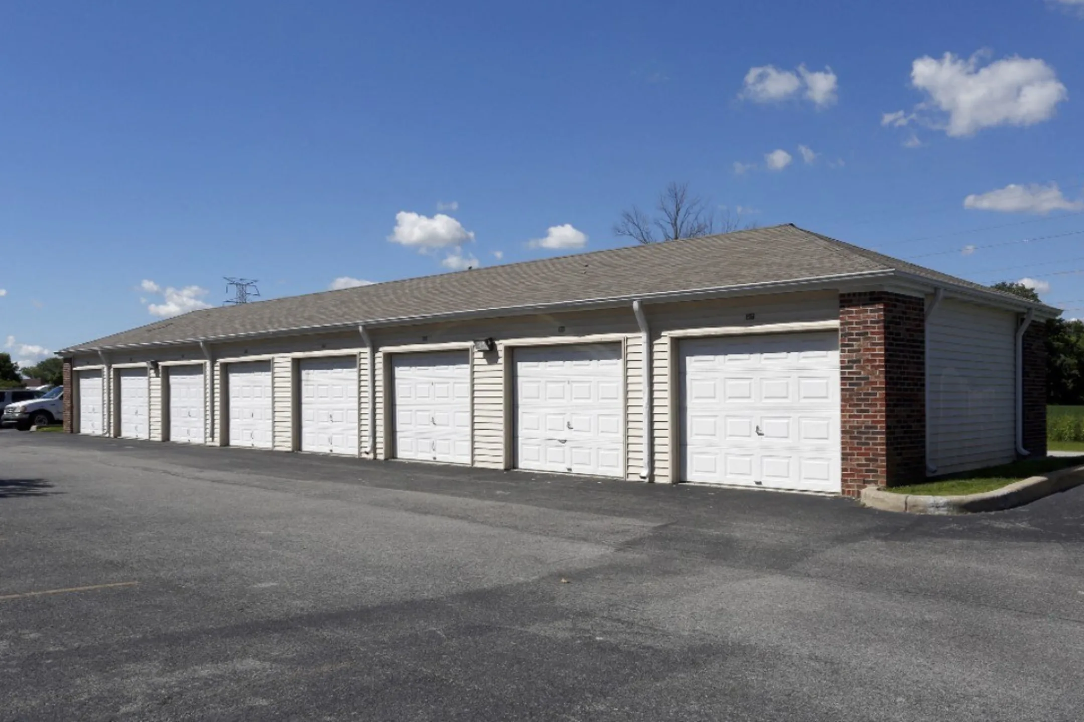 The Life at Belhaven 625 Belhaven Dr Indianapolis, IN Apartments