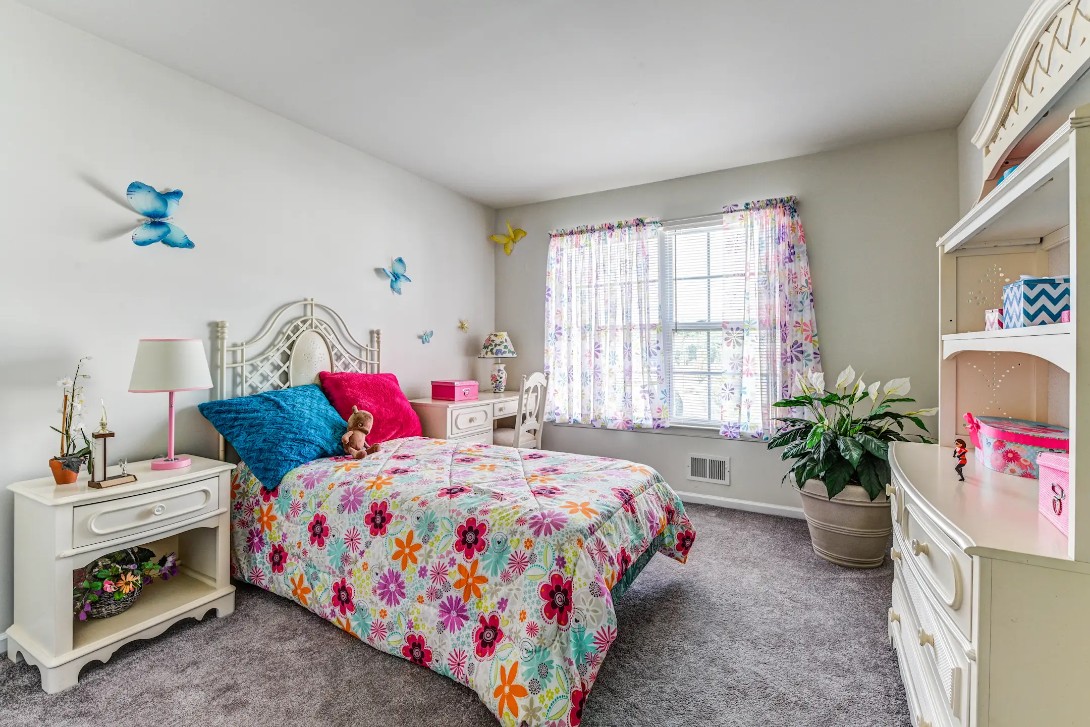 Renaissance Properties 301 Renaissance Blvd North Brunswick, NJ