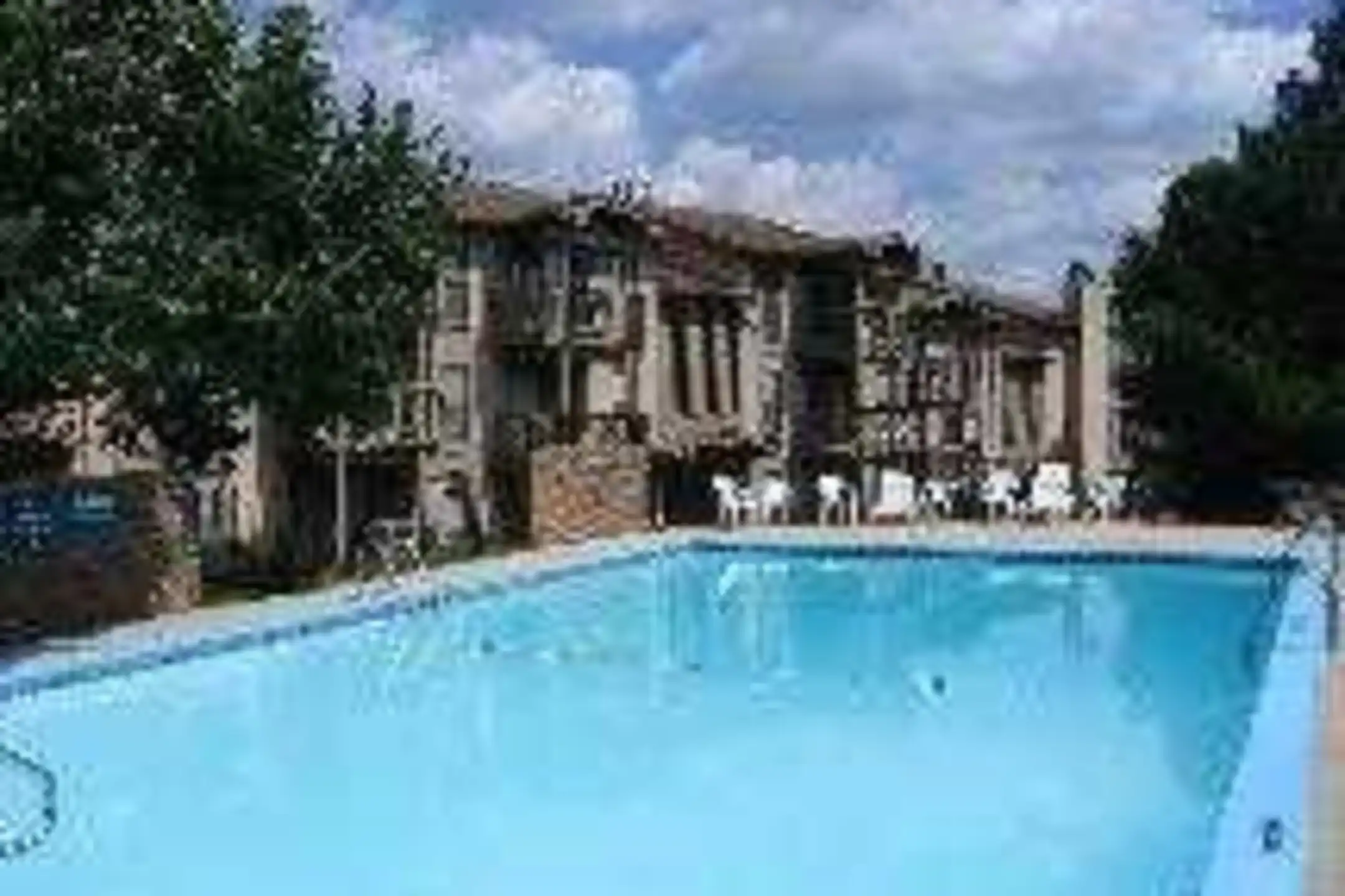 Pool - Polo Run Apartments - Kansas City, MO