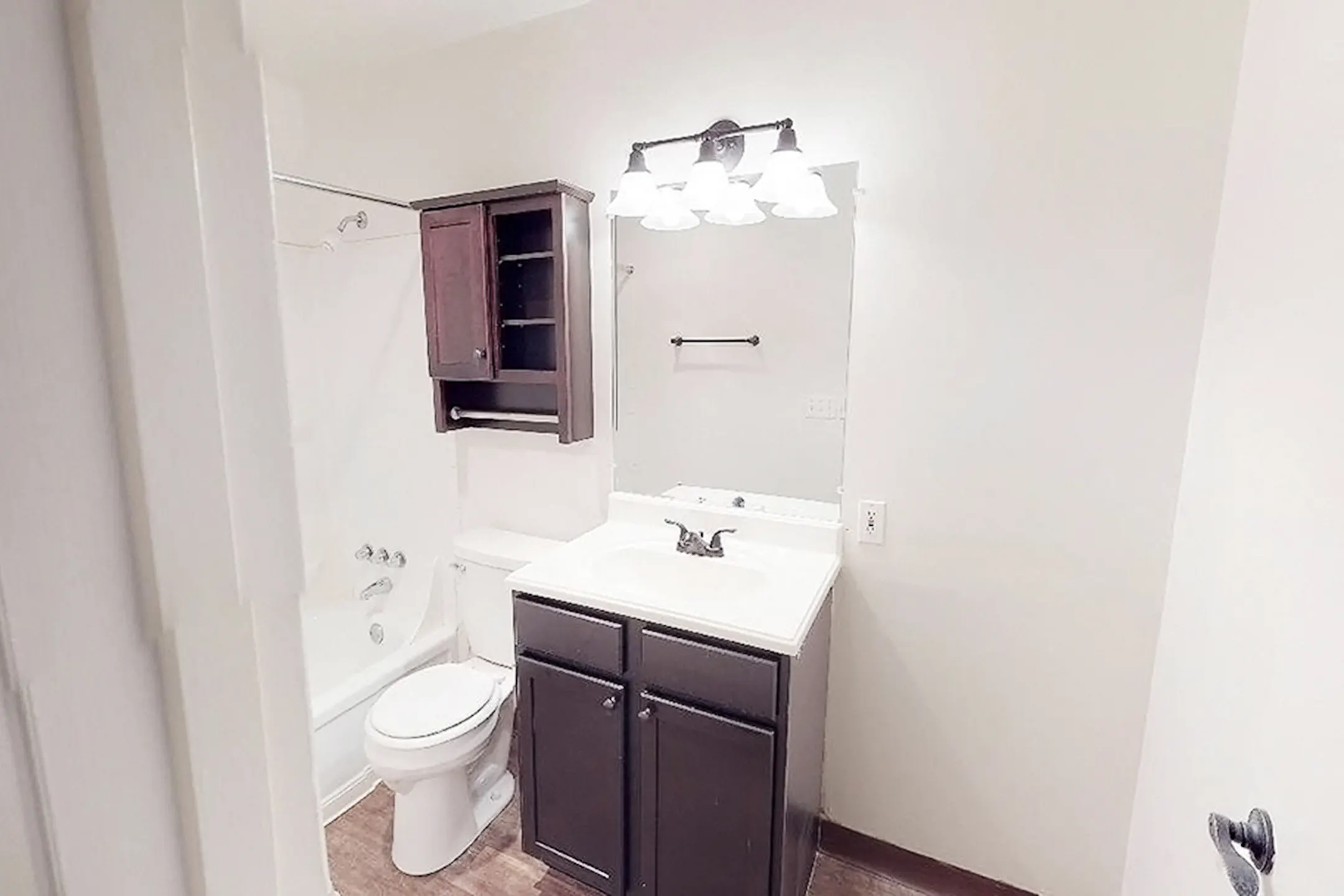 Bathroom - Crown Pointe - Covington, KY