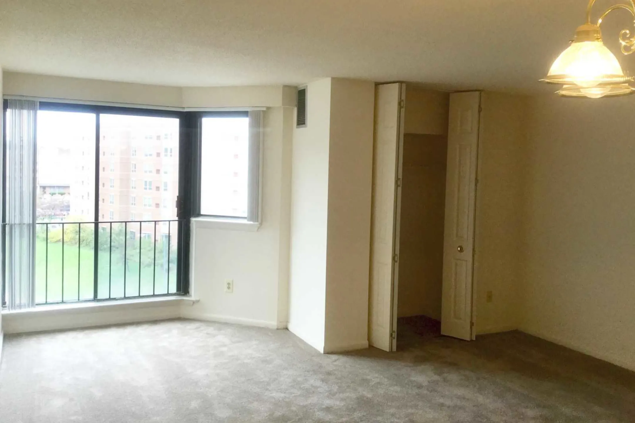Living Room - Carmel Plaza Apartments - Washington, DC