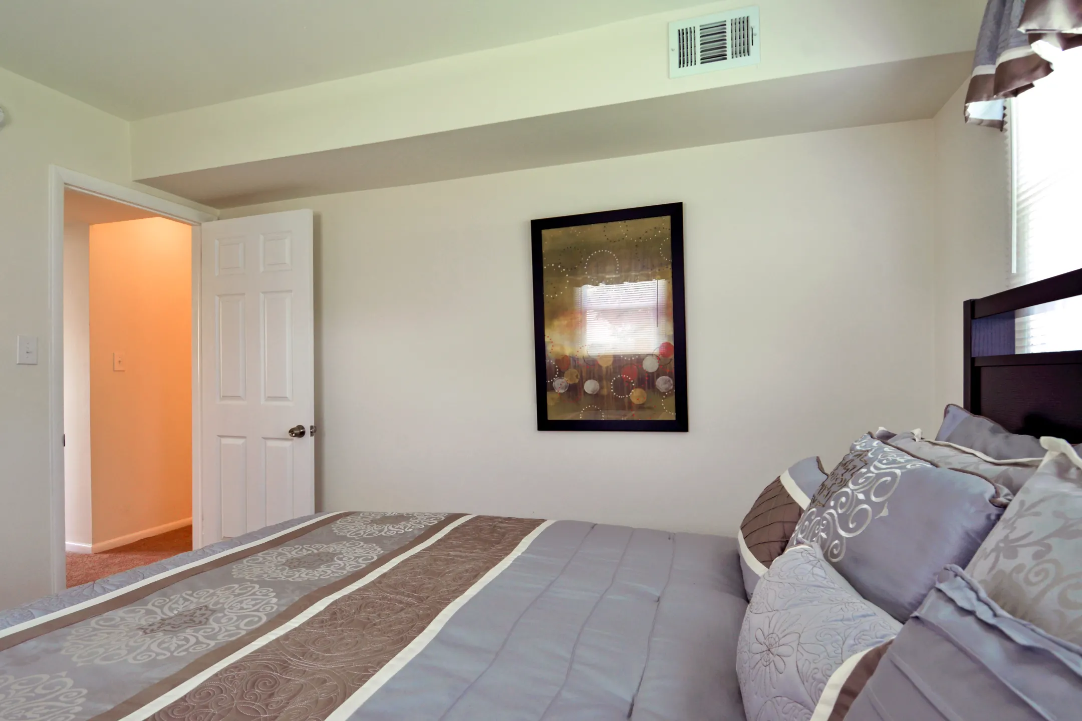 Bedroom - Middleboro Apartments - Wilmington, DE