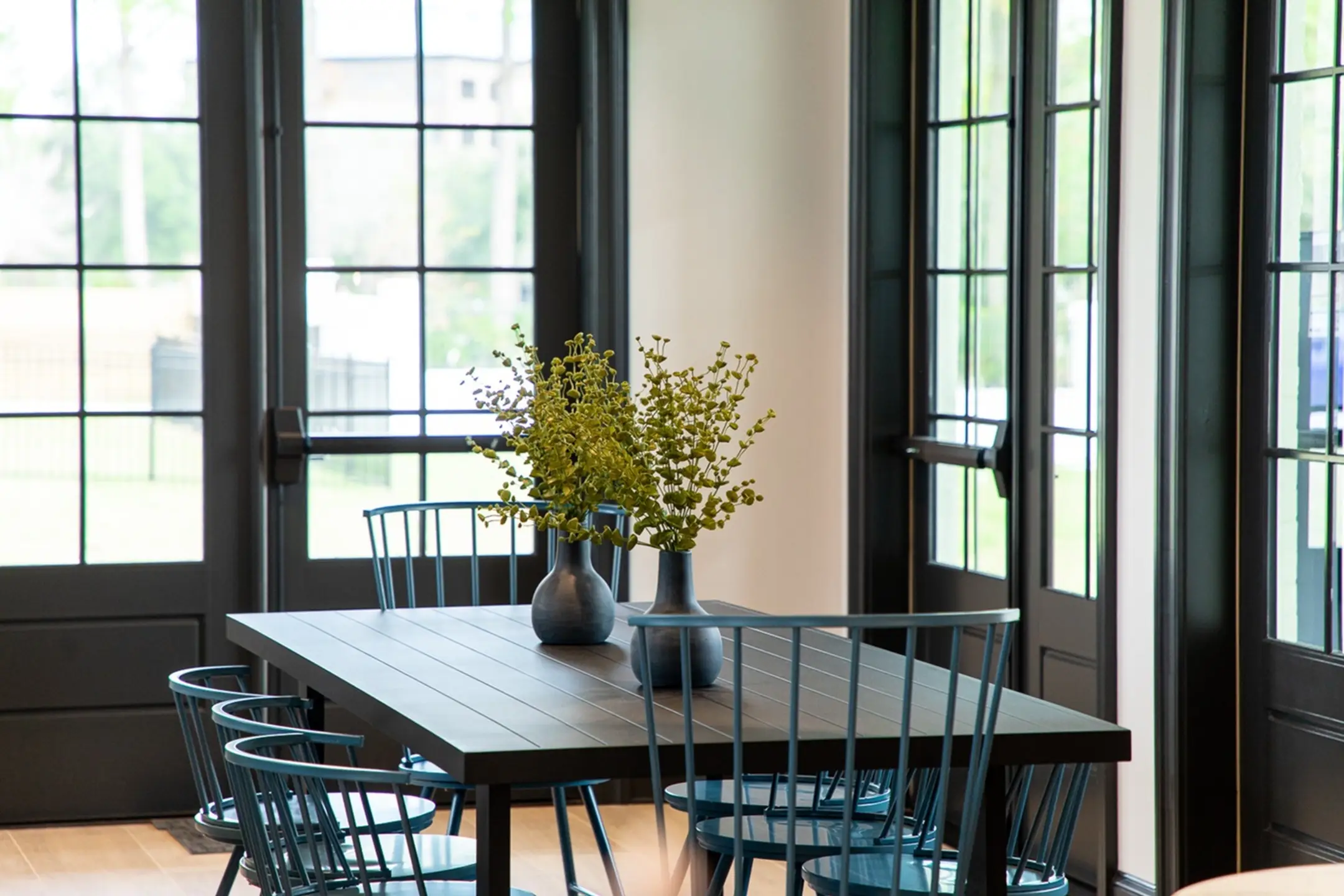 Chateaux Dijon Apartments 4155 Essen Ln Baton Rouge, LA Apartments