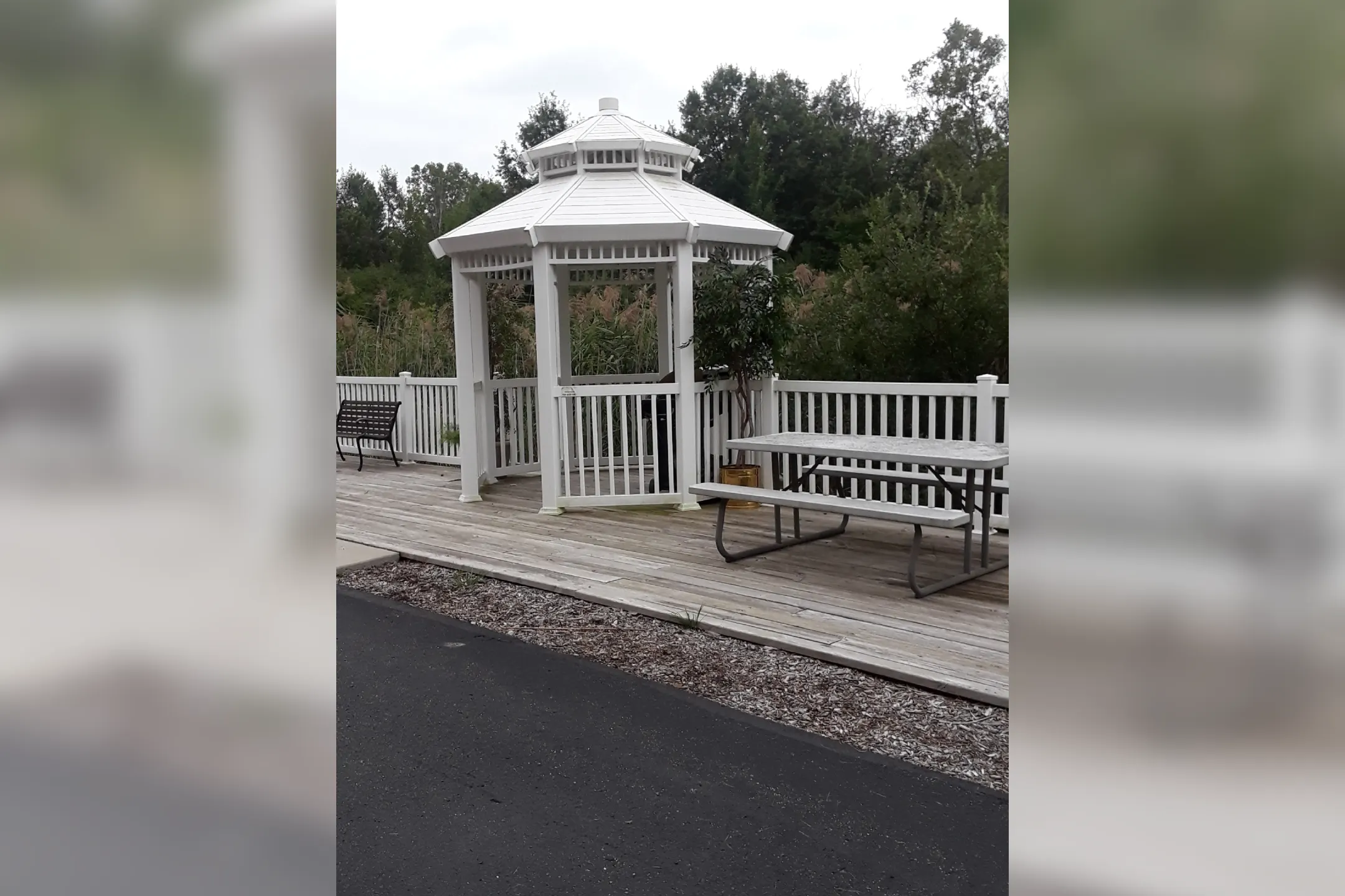 Baldwin House Senior Living Brownstown 21400 Dix Toledo HWY