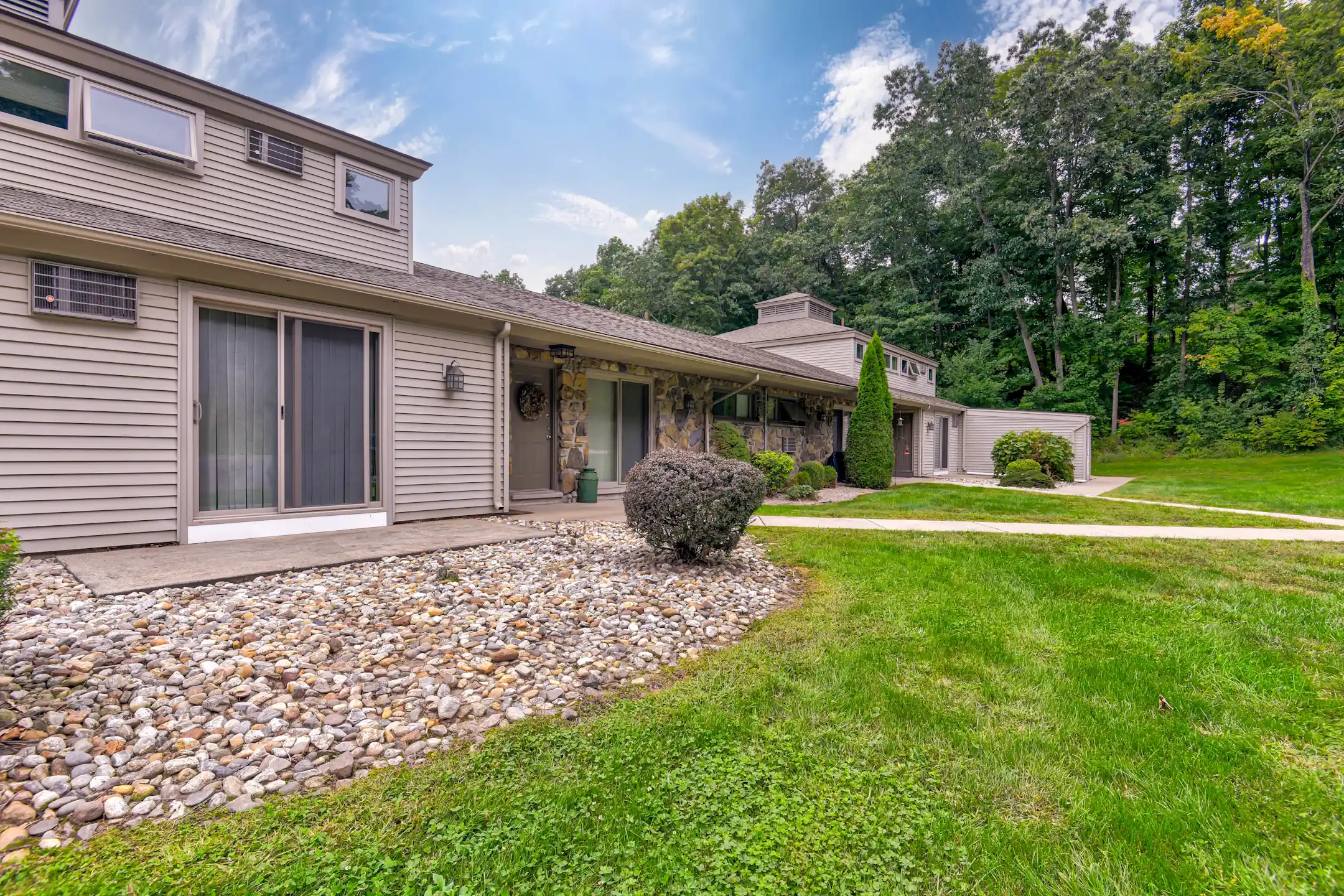 Townhouse Gardens Apartments 9 Strawberry Rd Ellington, CT