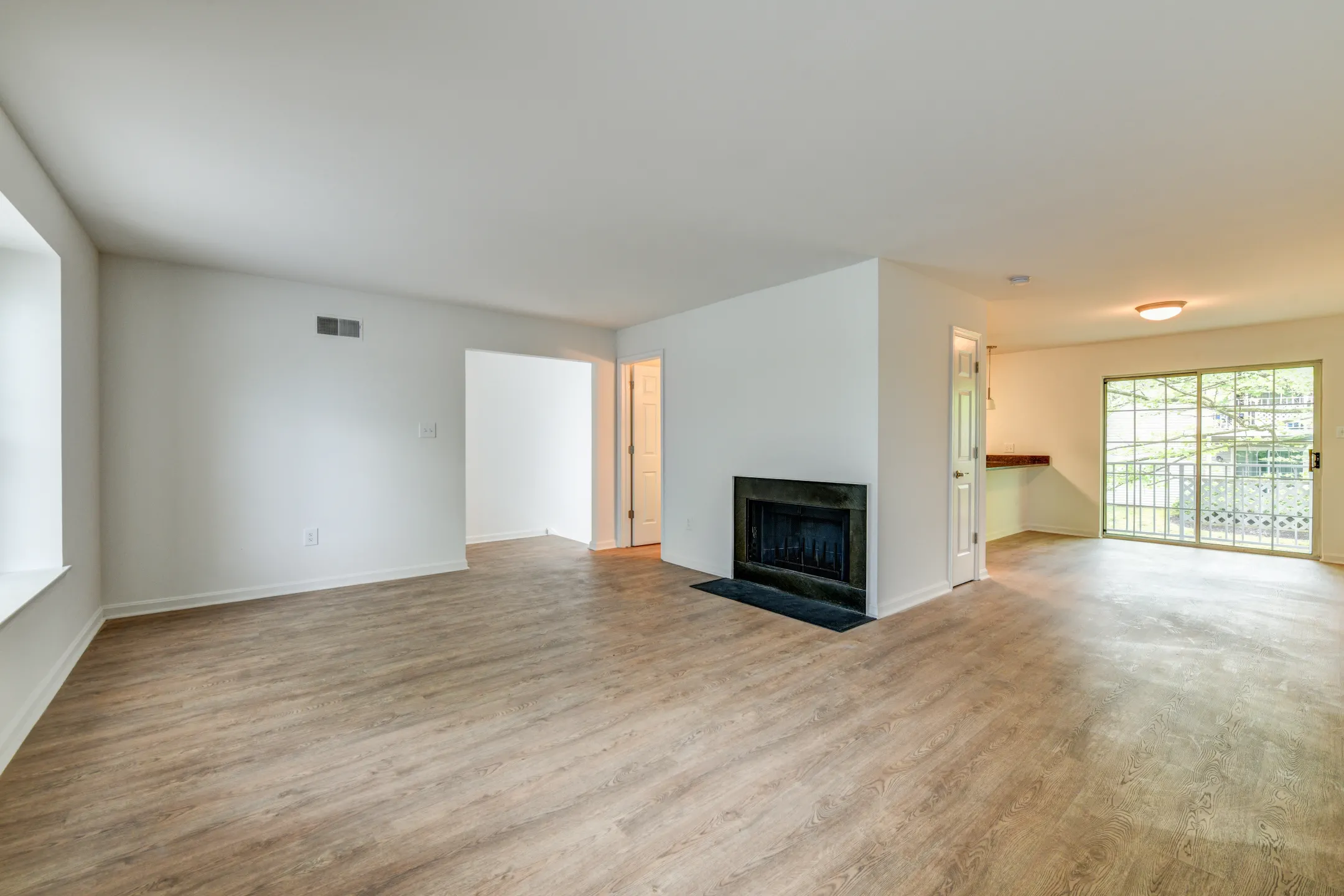 Living Room - Westridge Gardens Luxury Rental Apartments - Phoenixville, PA