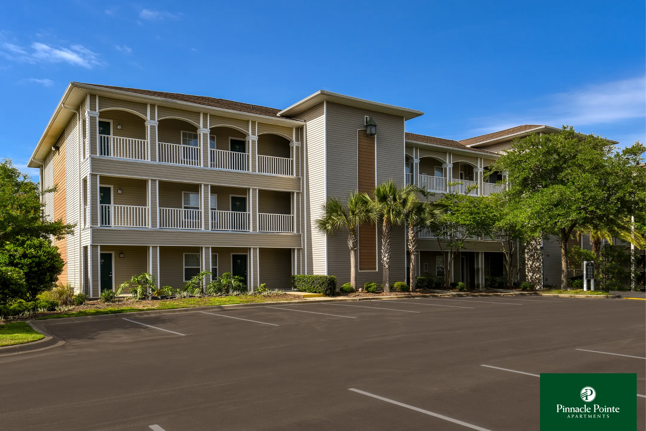 Building - Pinnacle Pointe Apartments - Crestview, FL