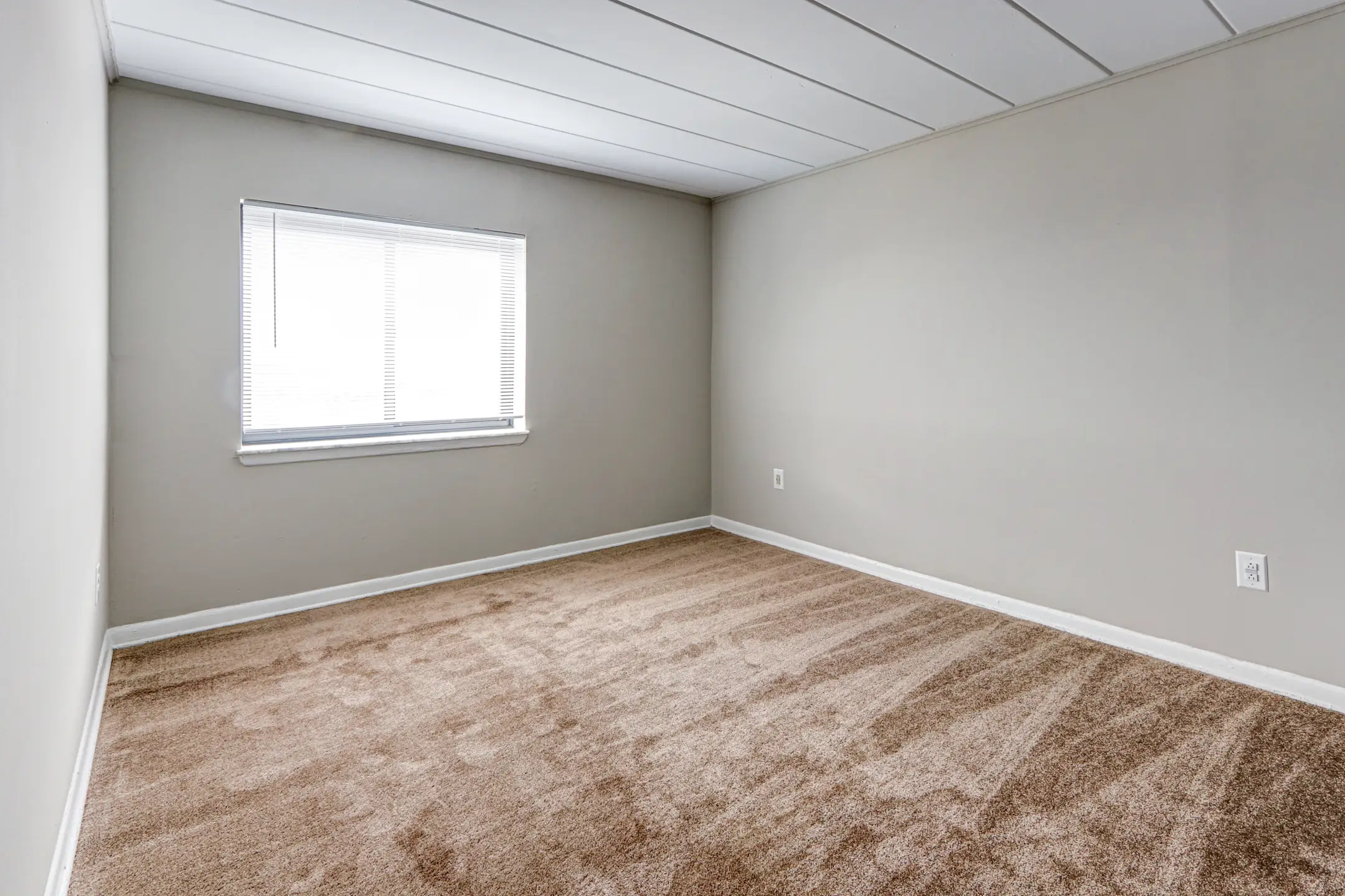 Bedroom - Carriage Park Apartments - Pittsburgh, PA