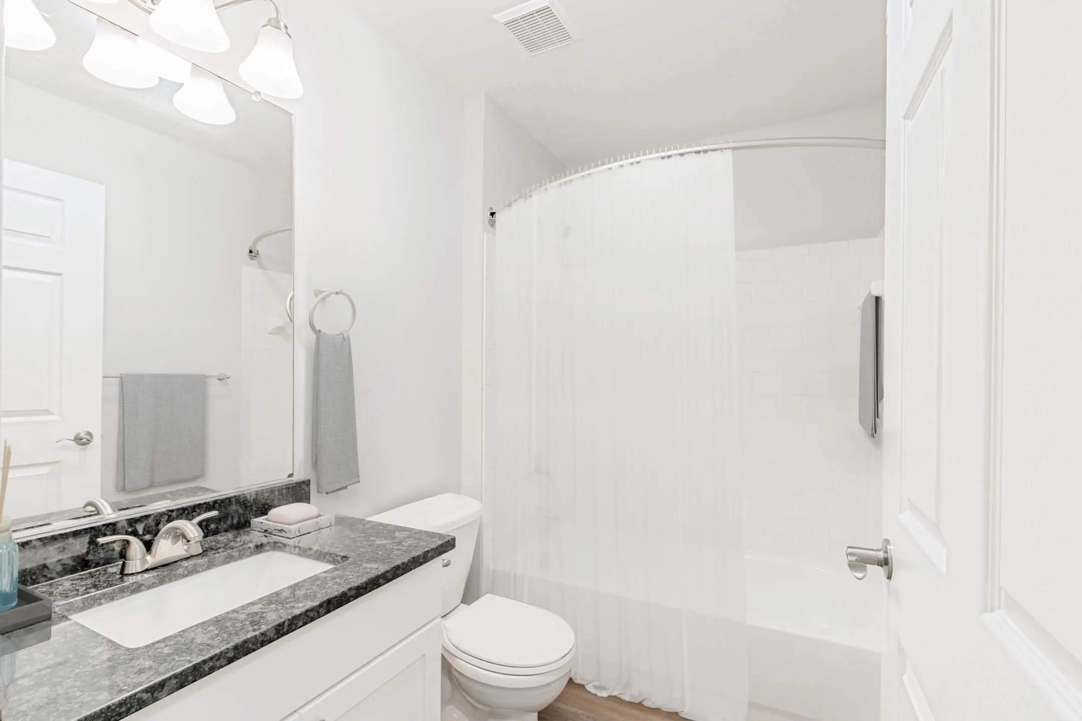Bathroom - Eagle Rock Apartments at Freehold - Freehold, NJ