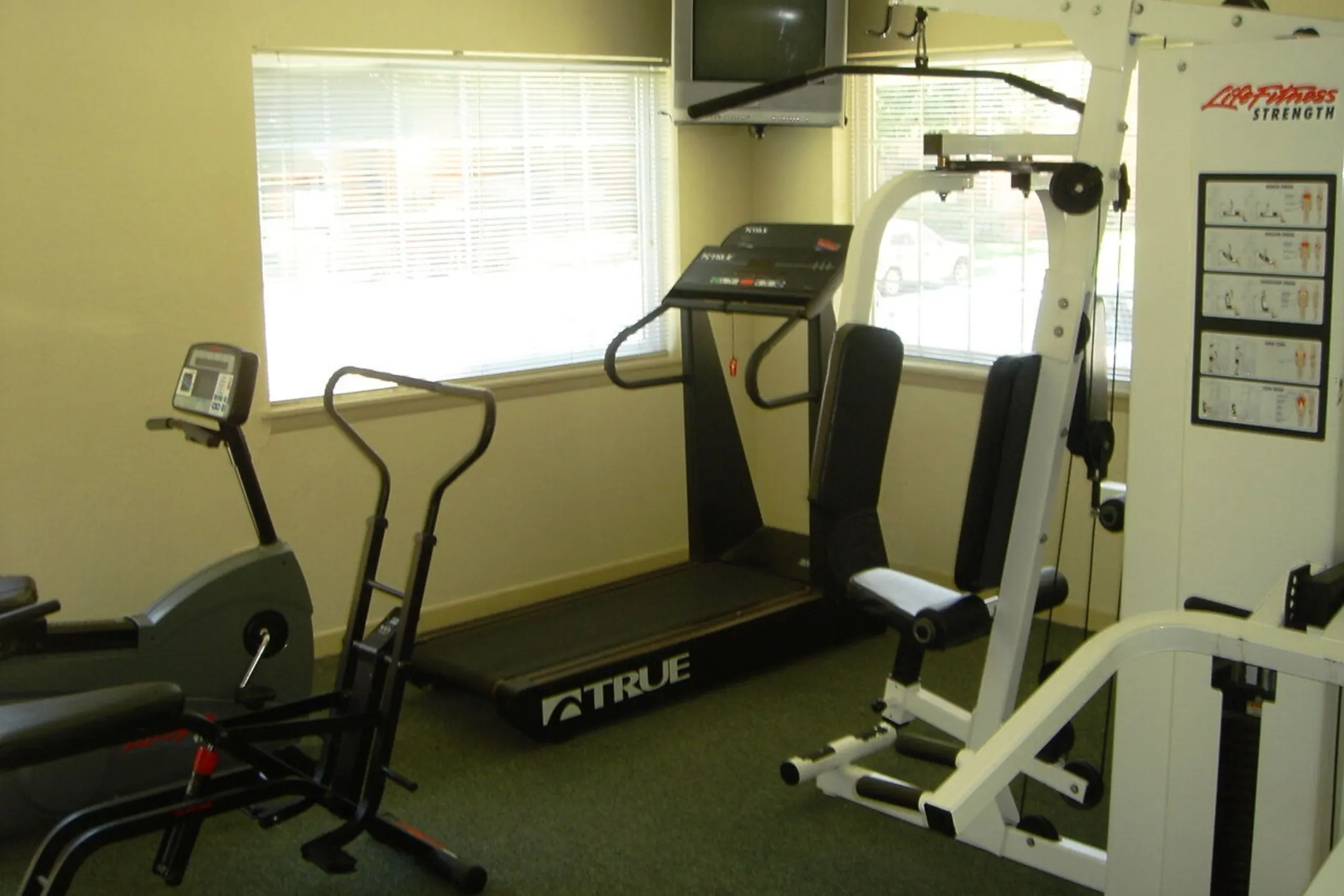 Plantation West Apartments Hurst, TX 76053