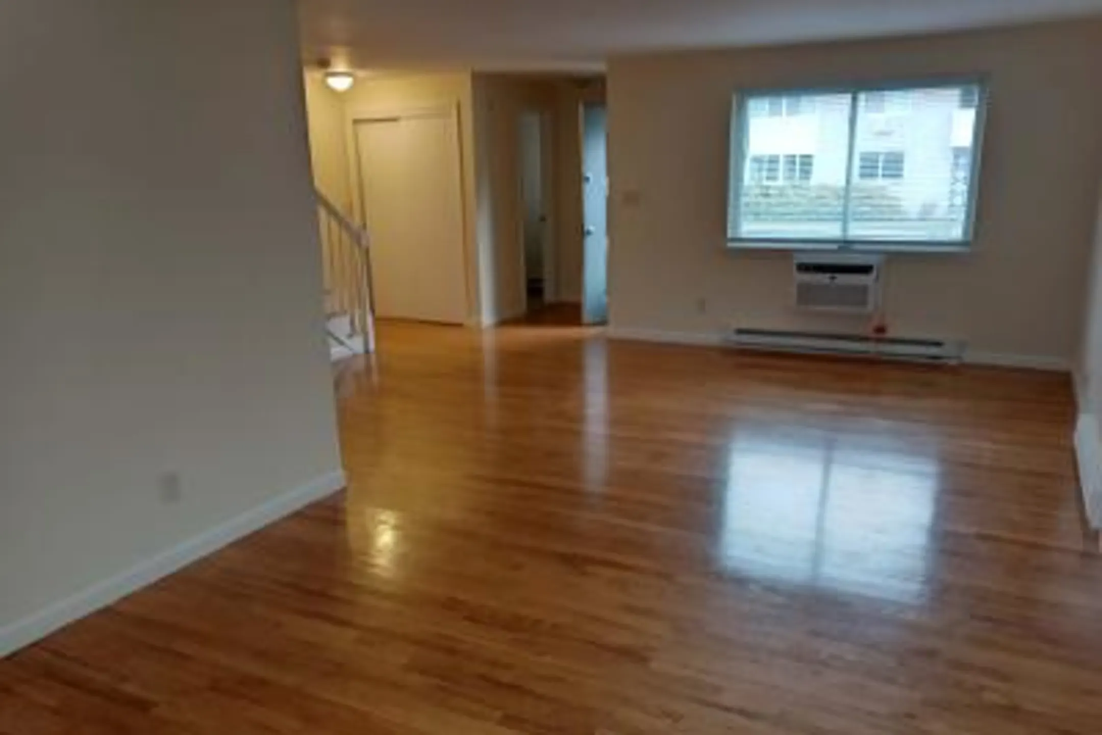 Ramblestone Apartments 15 Regency Dr Bloomfield, CT Apartments for