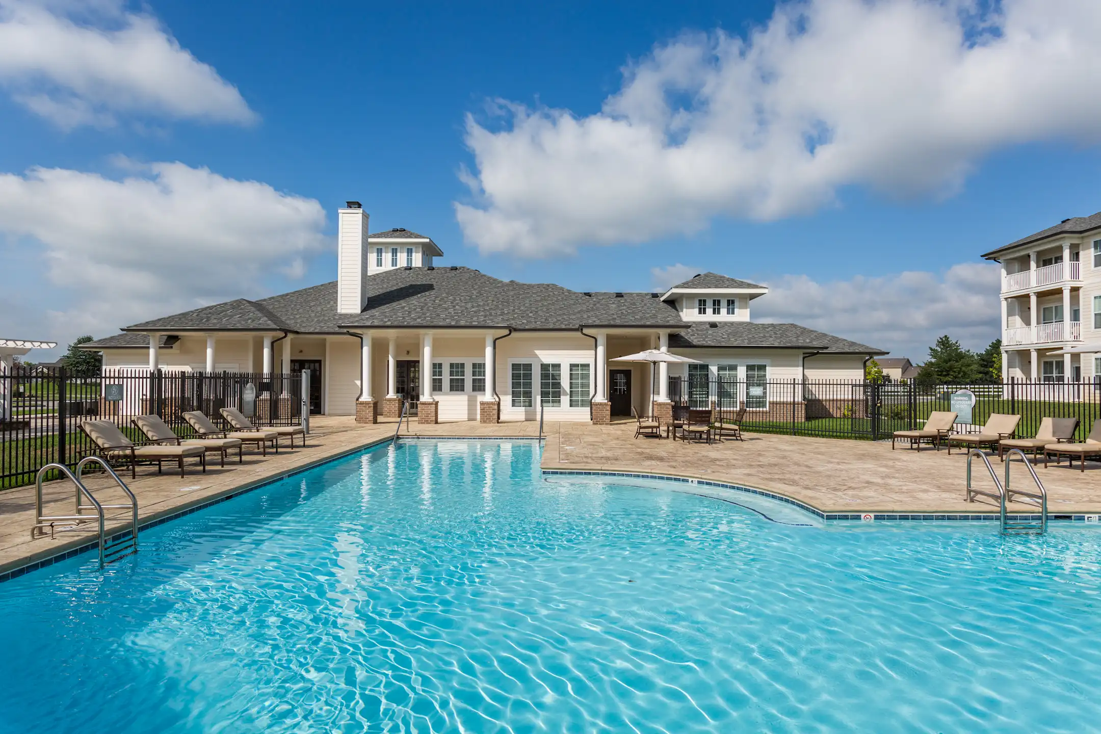 Southern Dunes Apartments Indianapolis, IN 46217