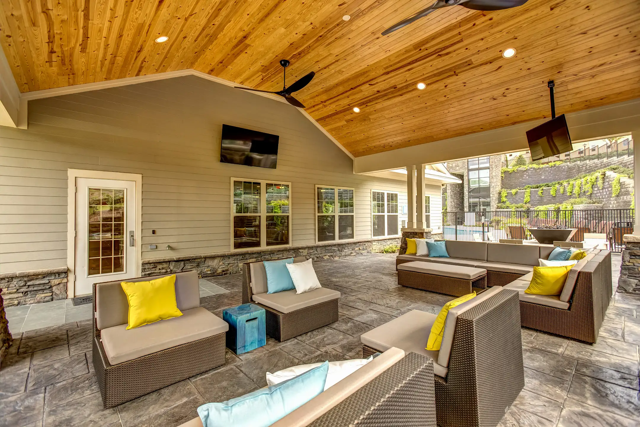 Crowne at Cahaba River Apartments Birmingham, AL 35243